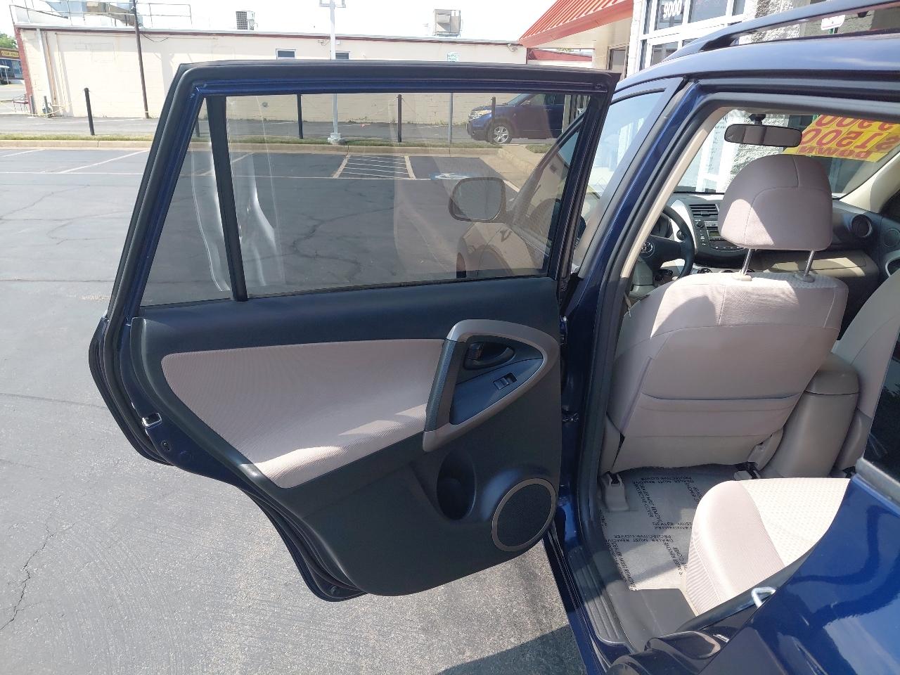 Toyota RAV4 4WD 4dr 4-cyl (Natl) 2007