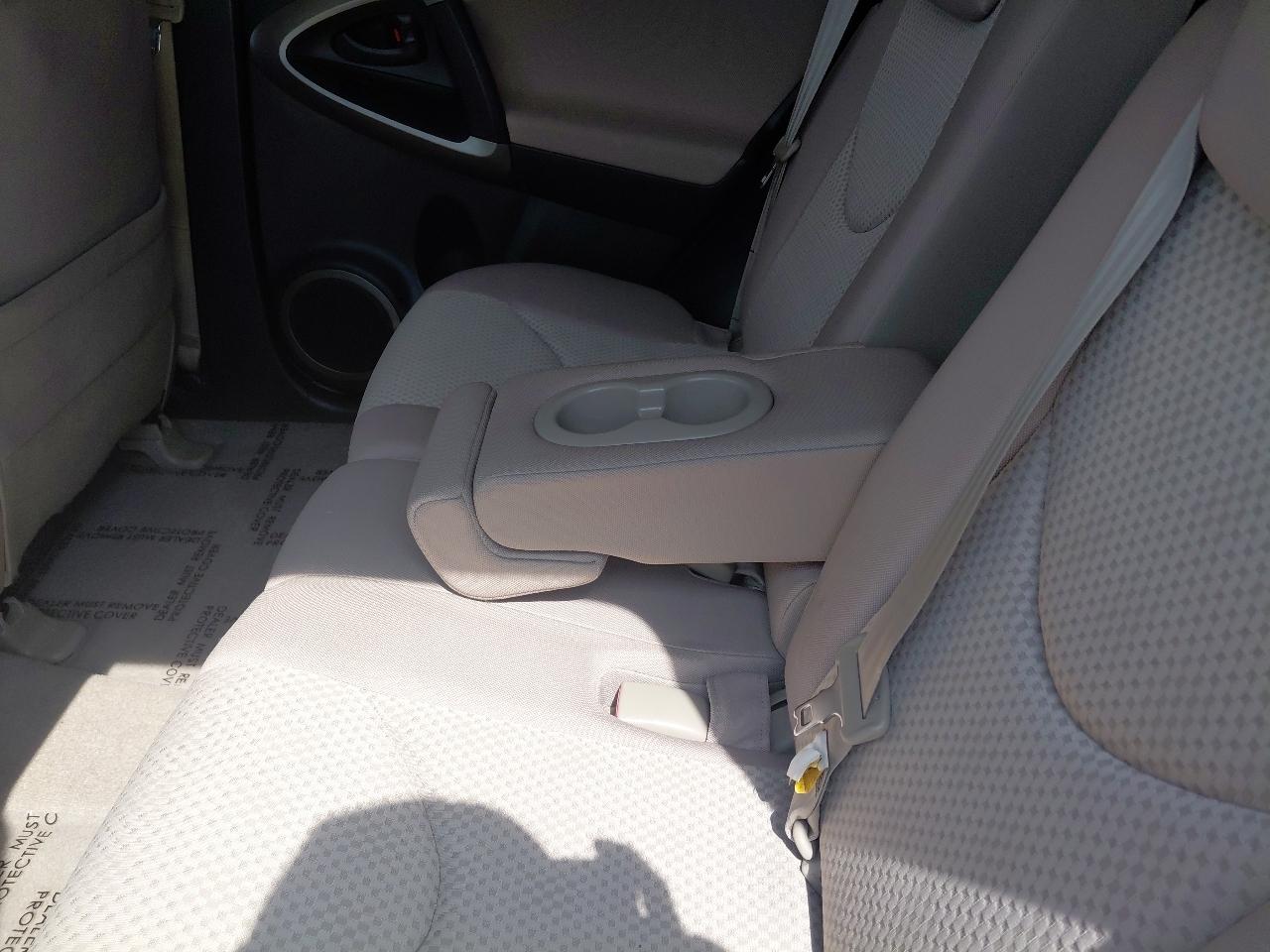 Toyota RAV4 4WD 4dr 4-cyl (Natl) 2007