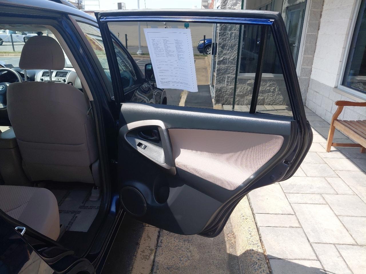 Toyota RAV4 4WD 4dr 4-cyl (Natl) 2007