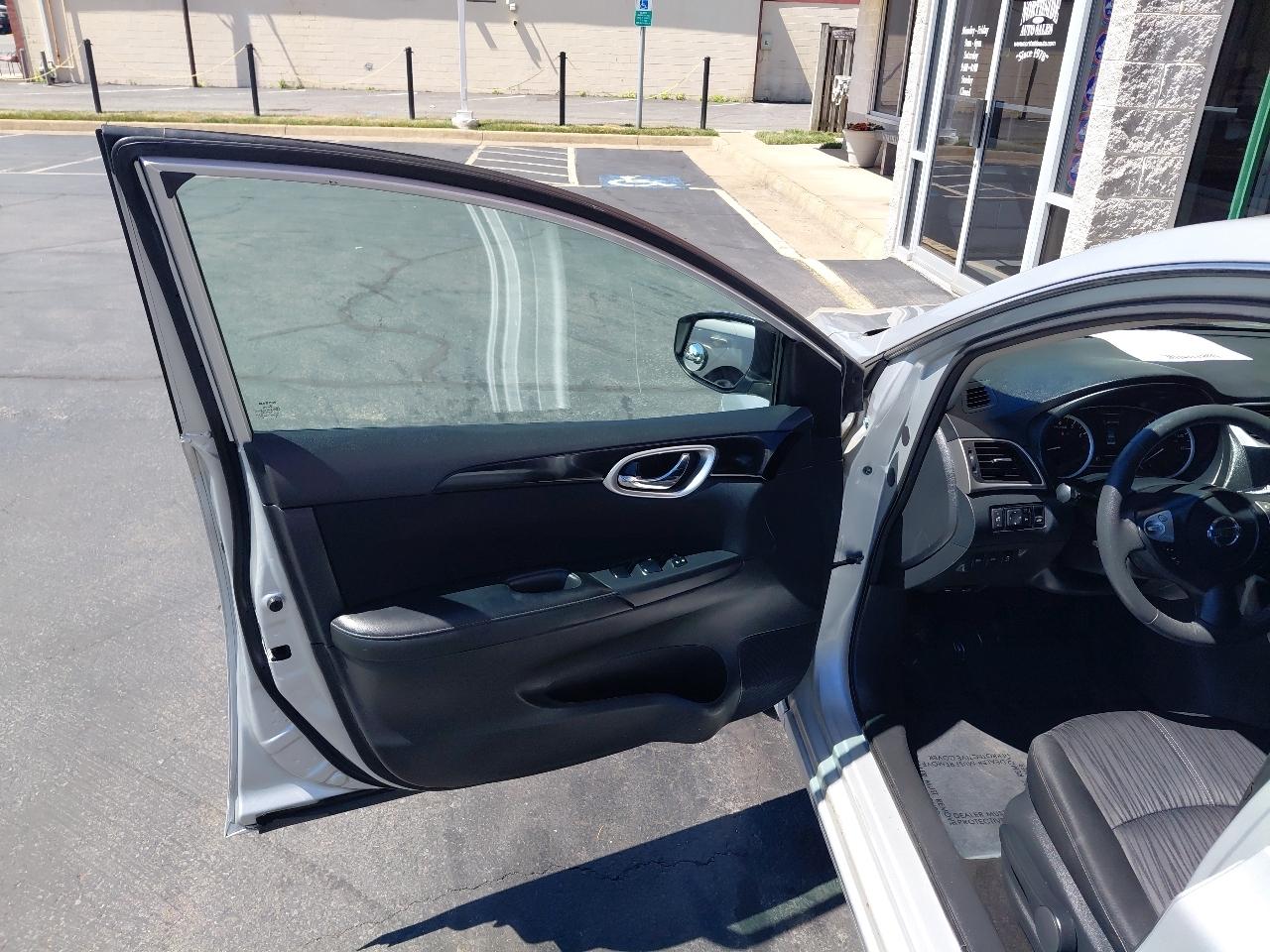 Nissan Sentra SV CVT 2017