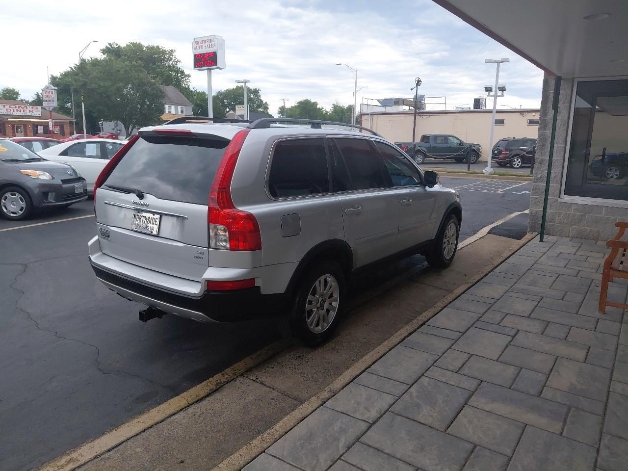Volvo XC90 AWD 4dr I6 w/Snrf/3rd Row 2008