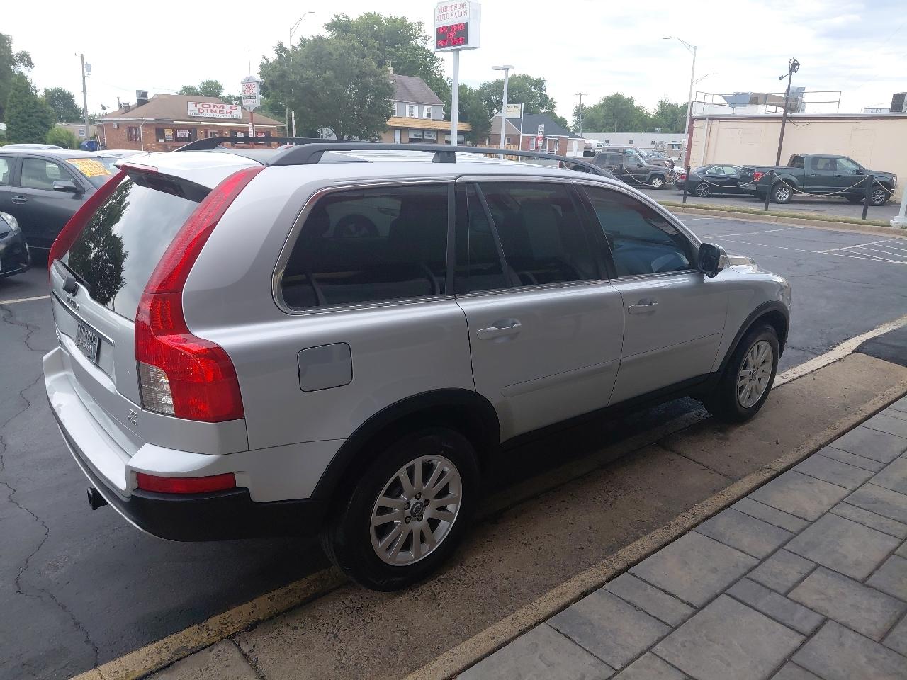 Volvo XC90 AWD 4dr I6 w/Snrf/3rd Row 2008