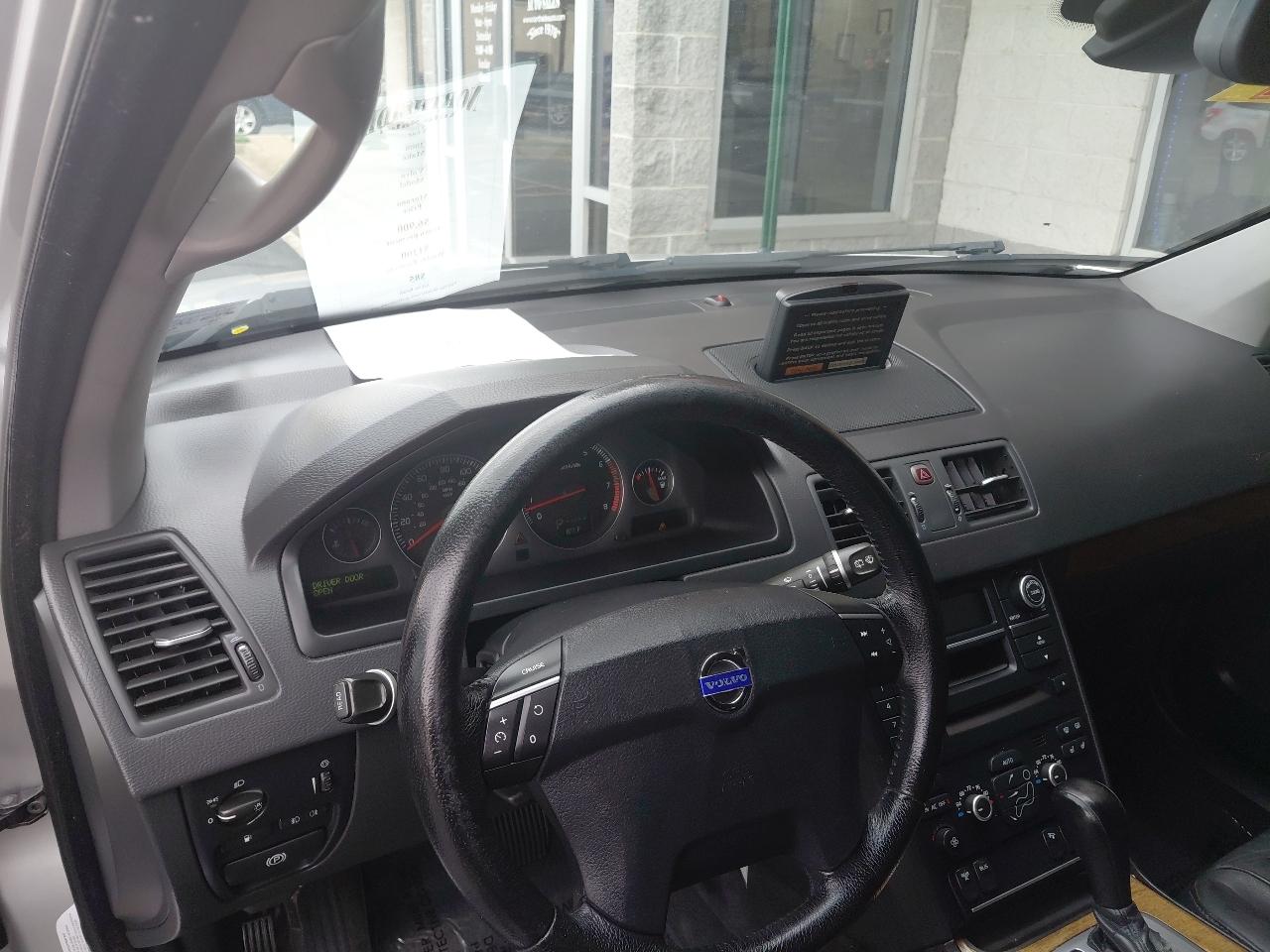 Volvo XC90 AWD 4dr I6 w/Snrf/3rd Row 2008