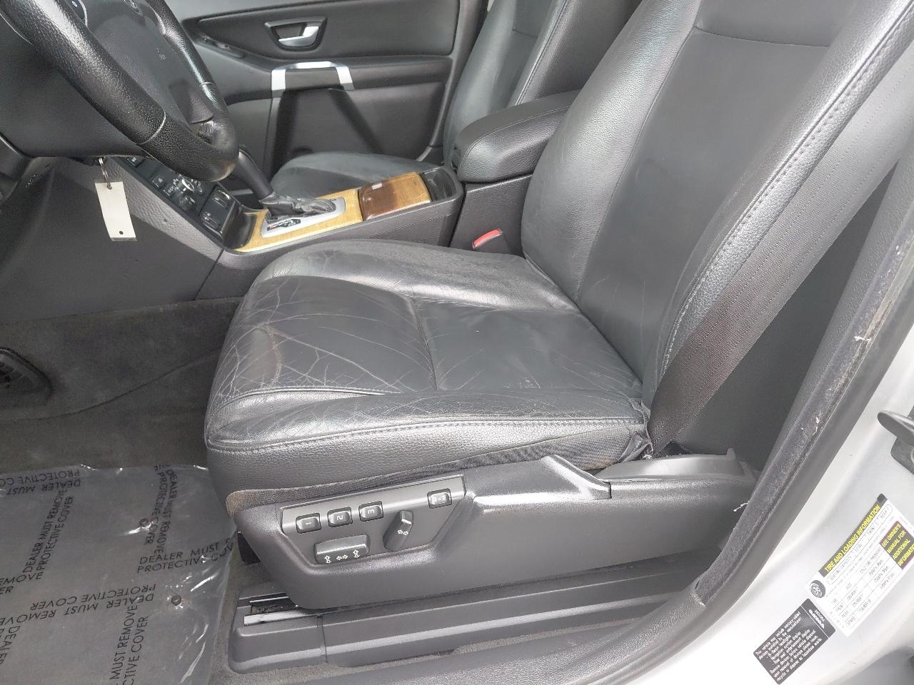 Volvo XC90 AWD 4dr I6 w/Snrf/3rd Row 2008