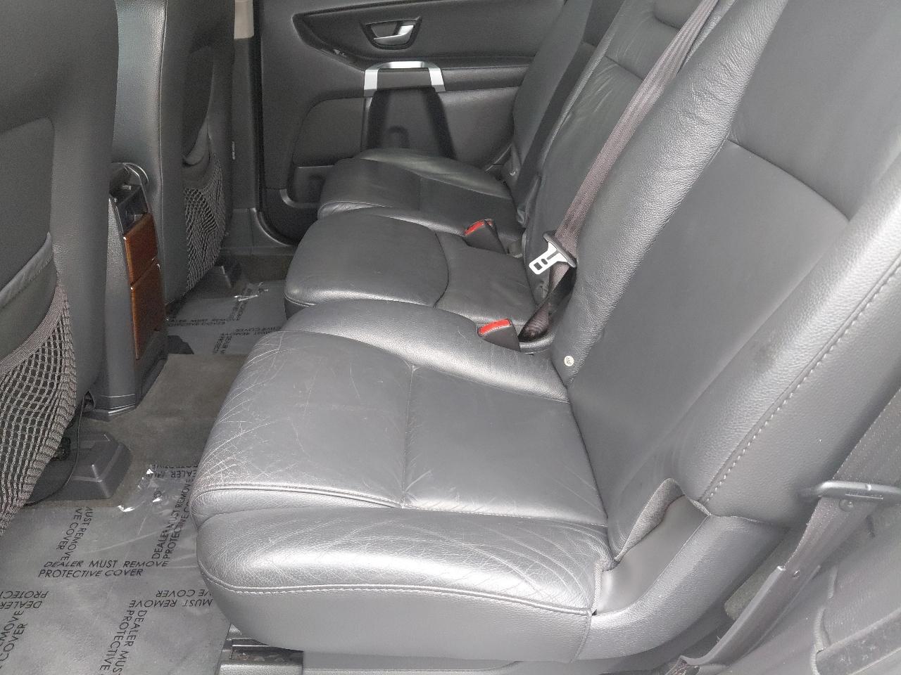 Volvo XC90 AWD 4dr I6 w/Snrf/3rd Row 2008