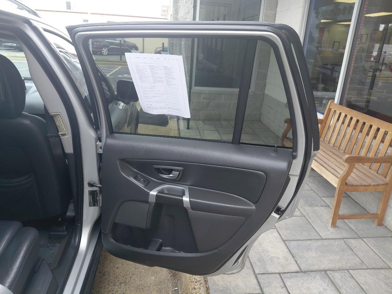Volvo XC90 AWD 4dr I6 w/Snrf/3rd Row 2008