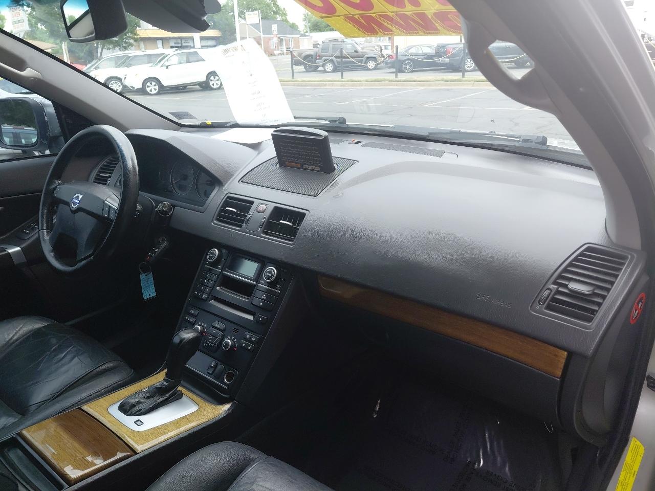 Volvo XC90 AWD 4dr I6 w/Snrf/3rd Row 2008