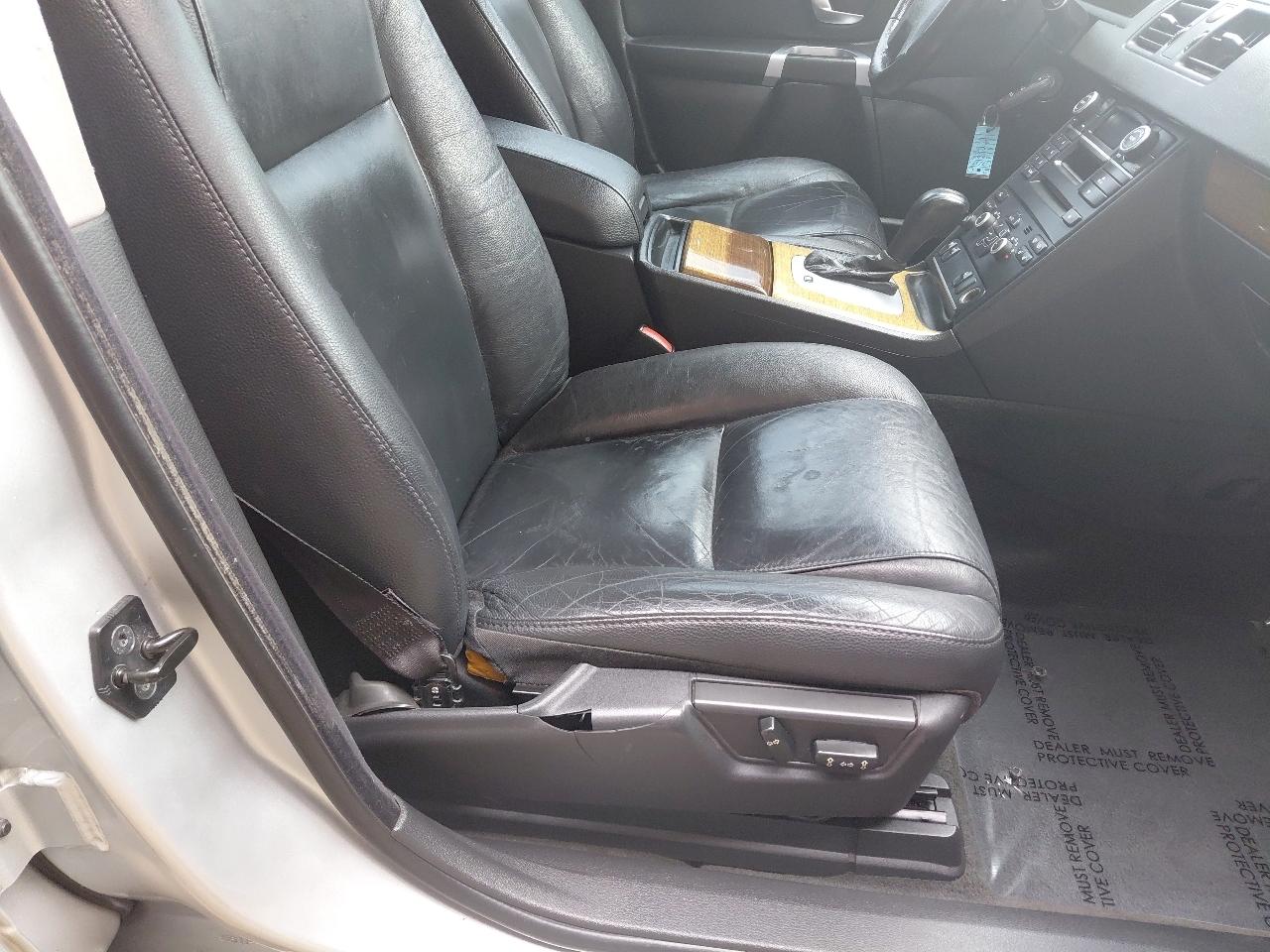 Volvo XC90 AWD 4dr I6 w/Snrf/3rd Row 2008