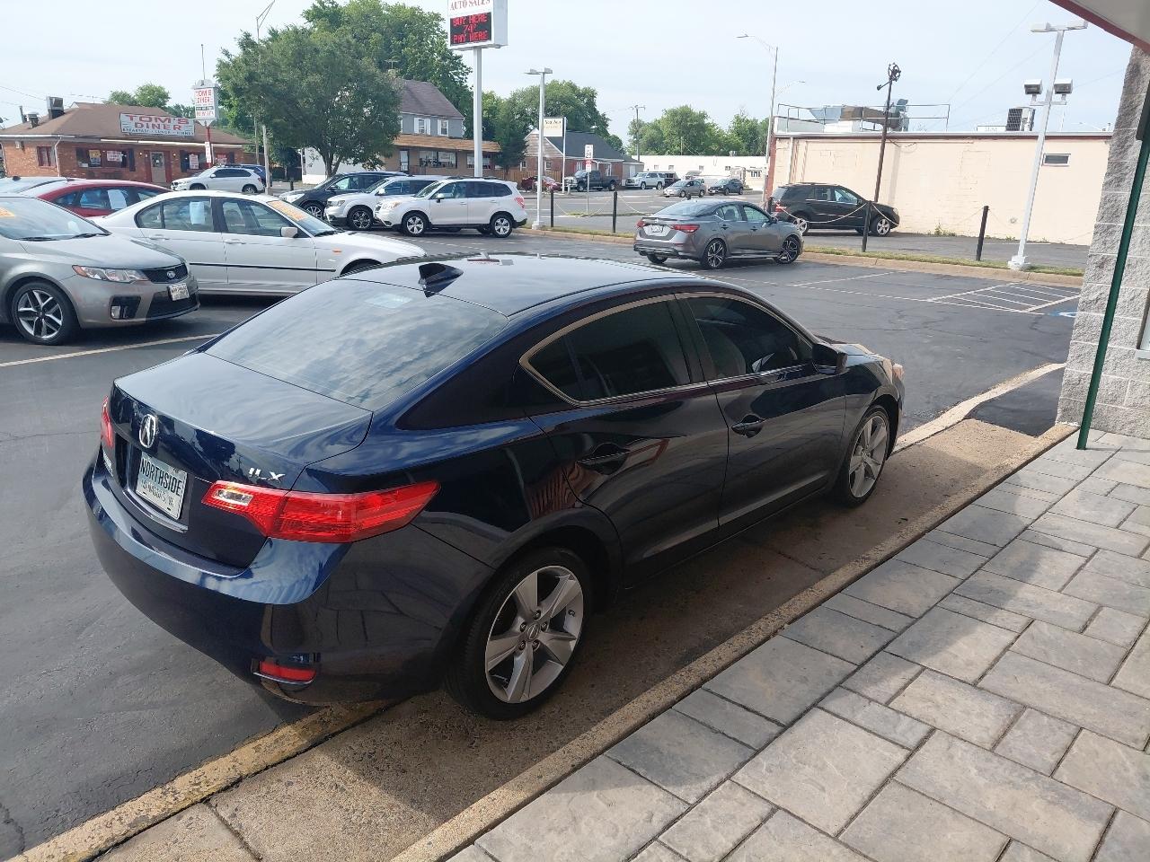 Acura ILX 4dr Sdn 2.0L 2014