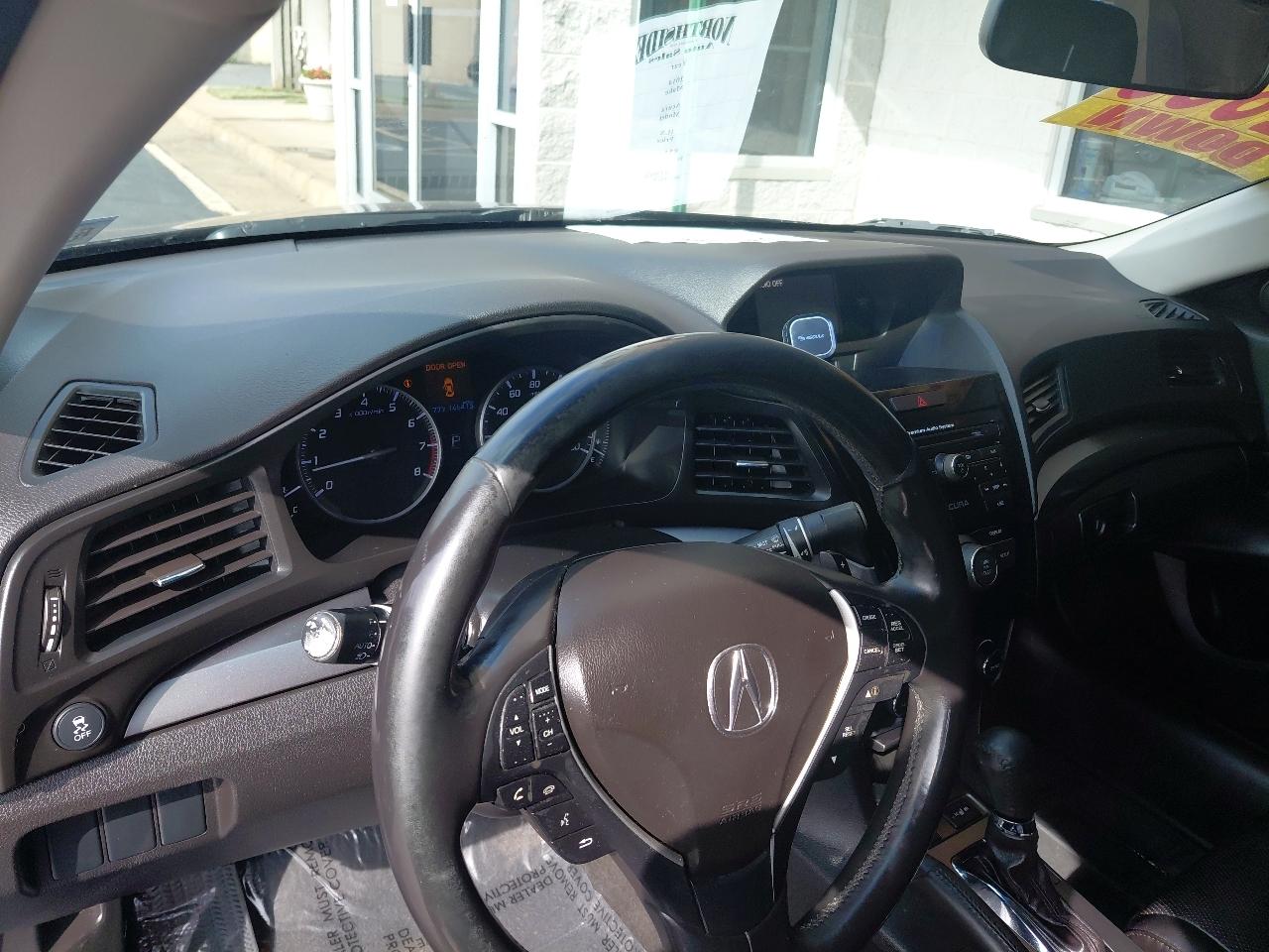 Acura ILX 4dr Sdn 2.0L 2014