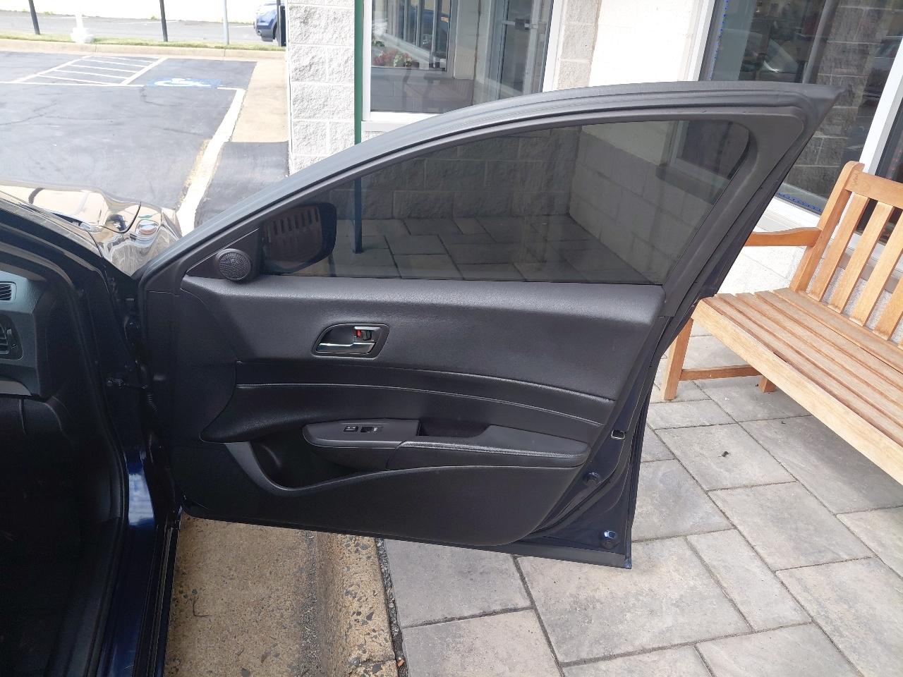 Acura ILX 4dr Sdn 2.0L 2014