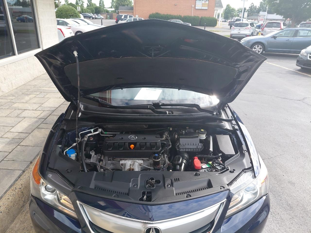 Acura ILX 4dr Sdn 2.0L 2014