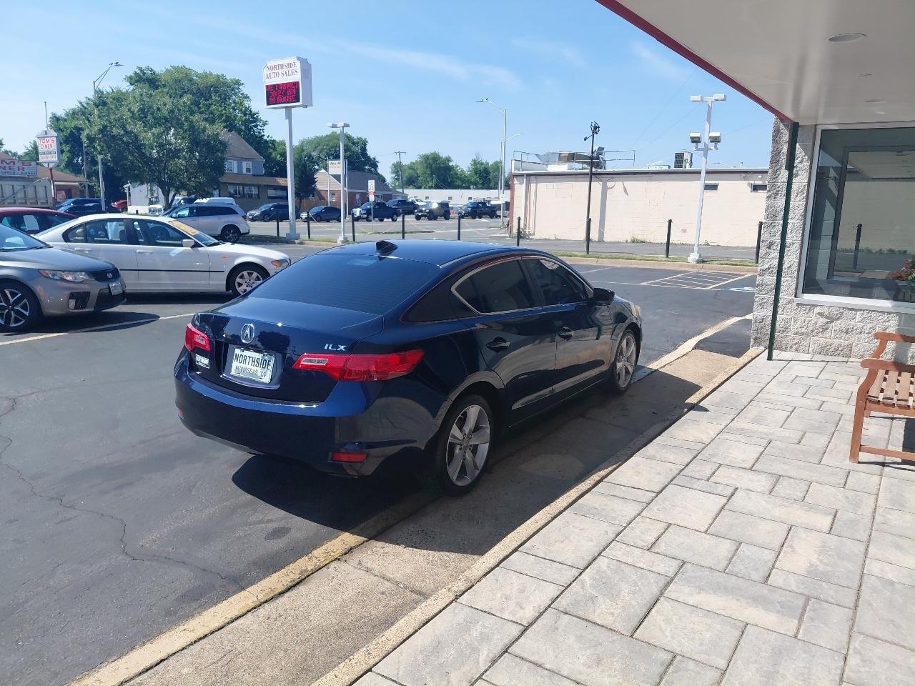 Acura ILX 4dr Sdn 2.0L 2014