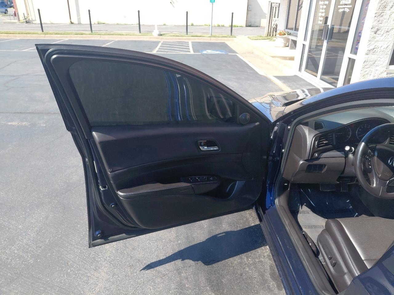Acura ILX 4dr Sdn 2.0L 2014