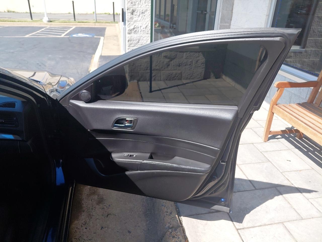 Acura ILX 4dr Sdn 2.0L 2014