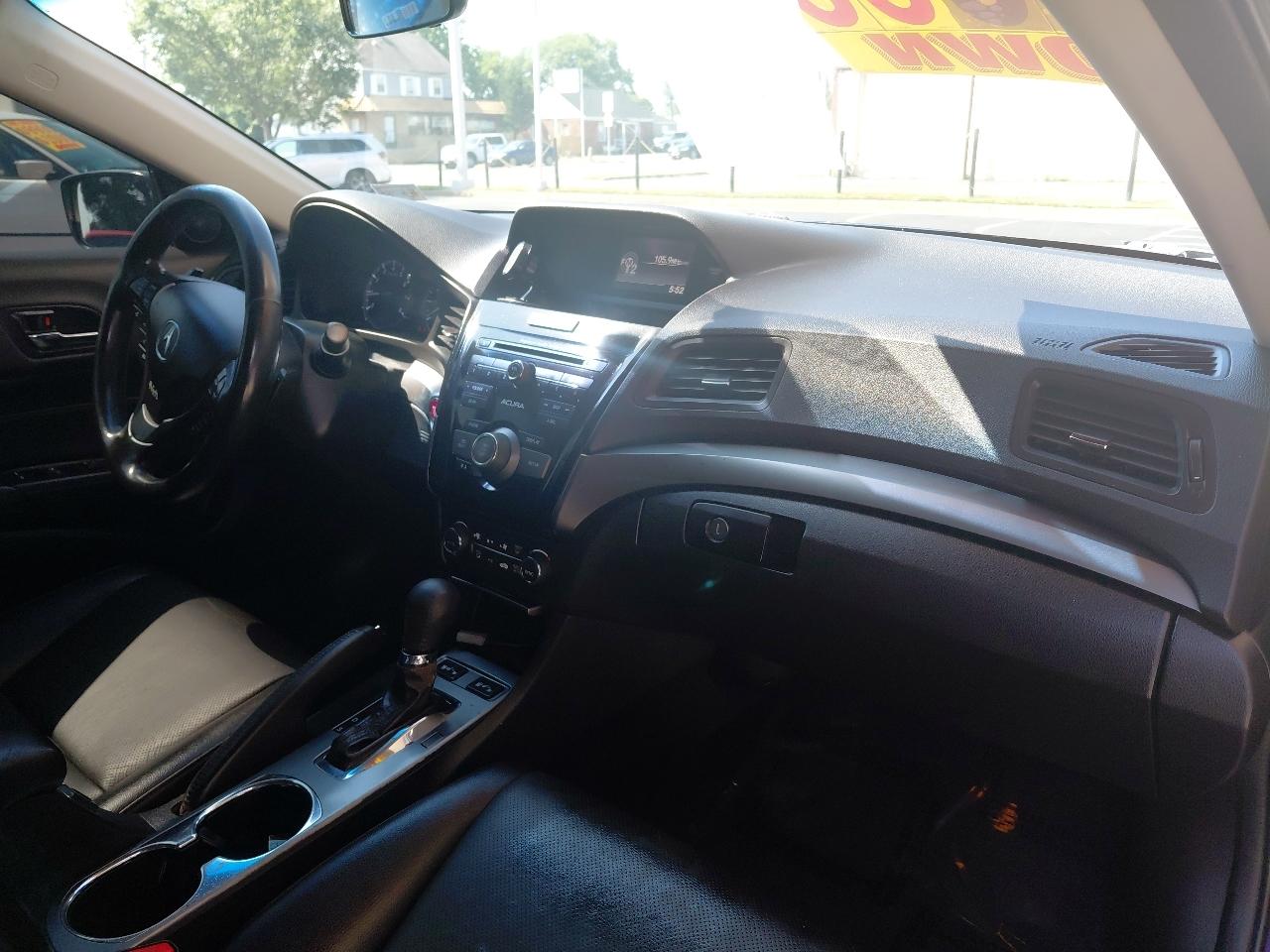 Acura ILX 4dr Sdn 2.0L 2014