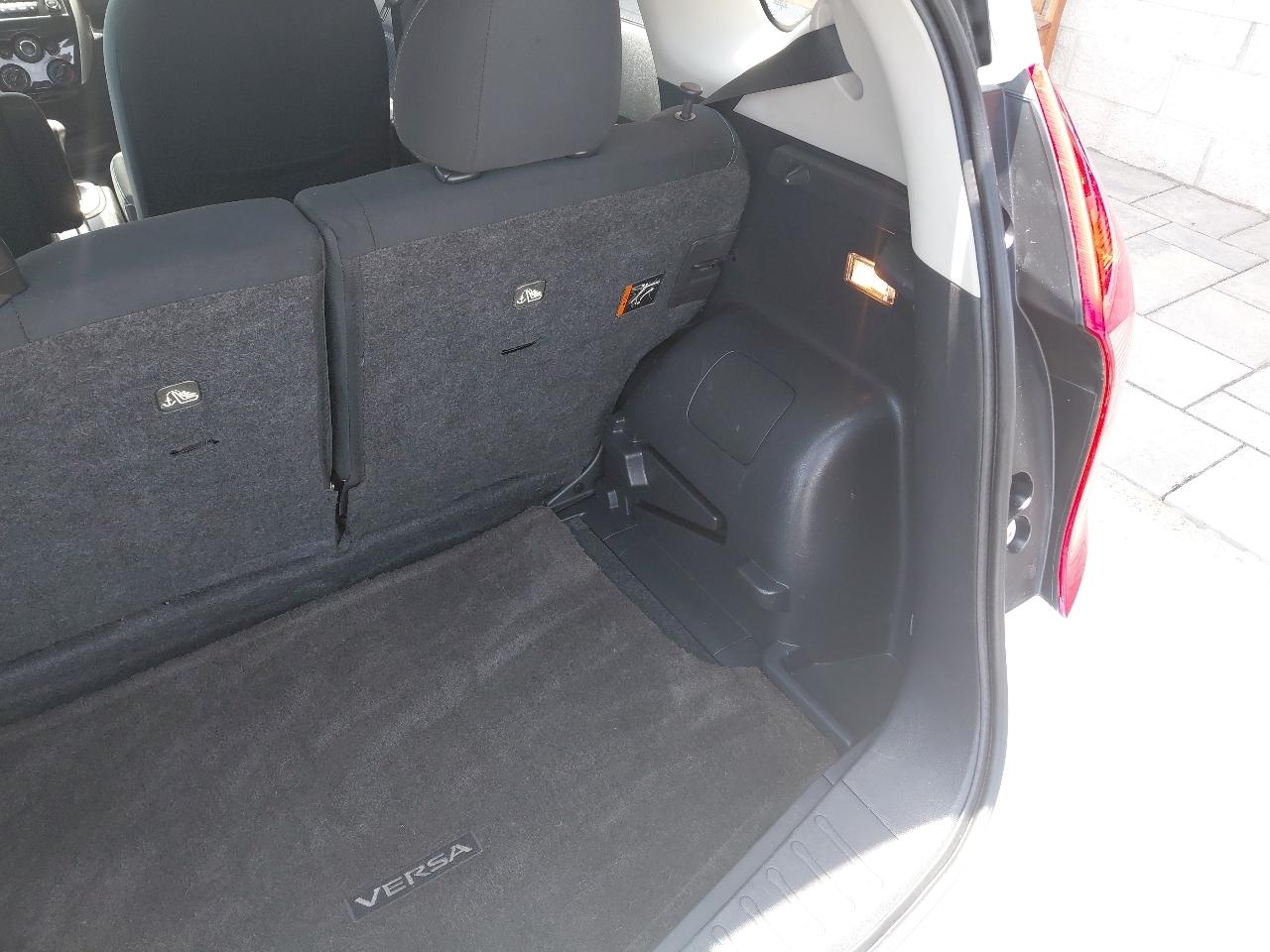Nissan Versa Note 5dr HB CVT 1.6 S Plus 2015