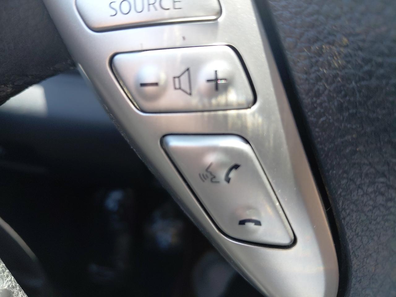 Nissan Versa Note 5dr HB CVT 1.6 S Plus 2015