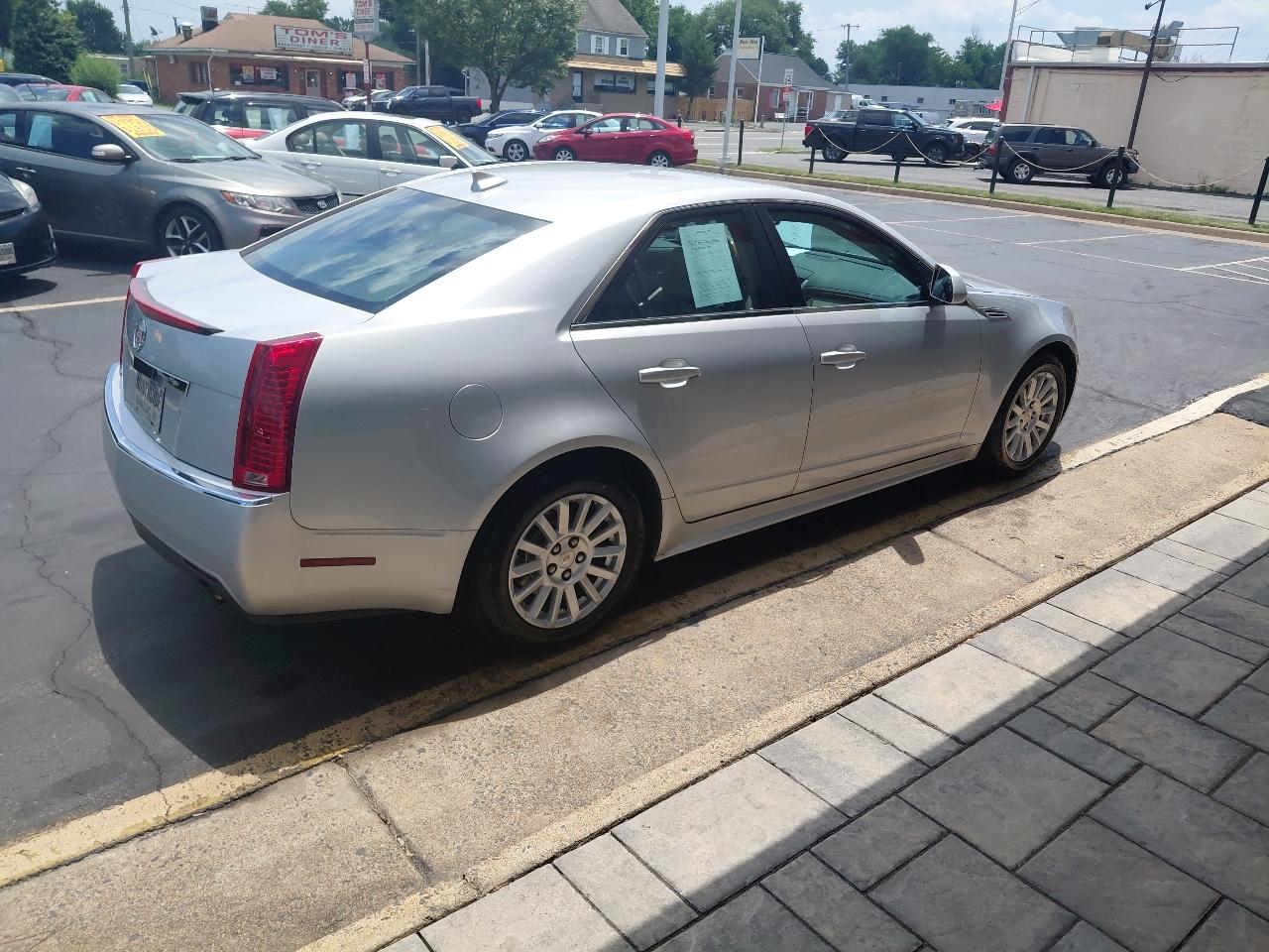 Cadillac CTS Sedan 4dr Sdn 3.0L Luxury RWD 2010