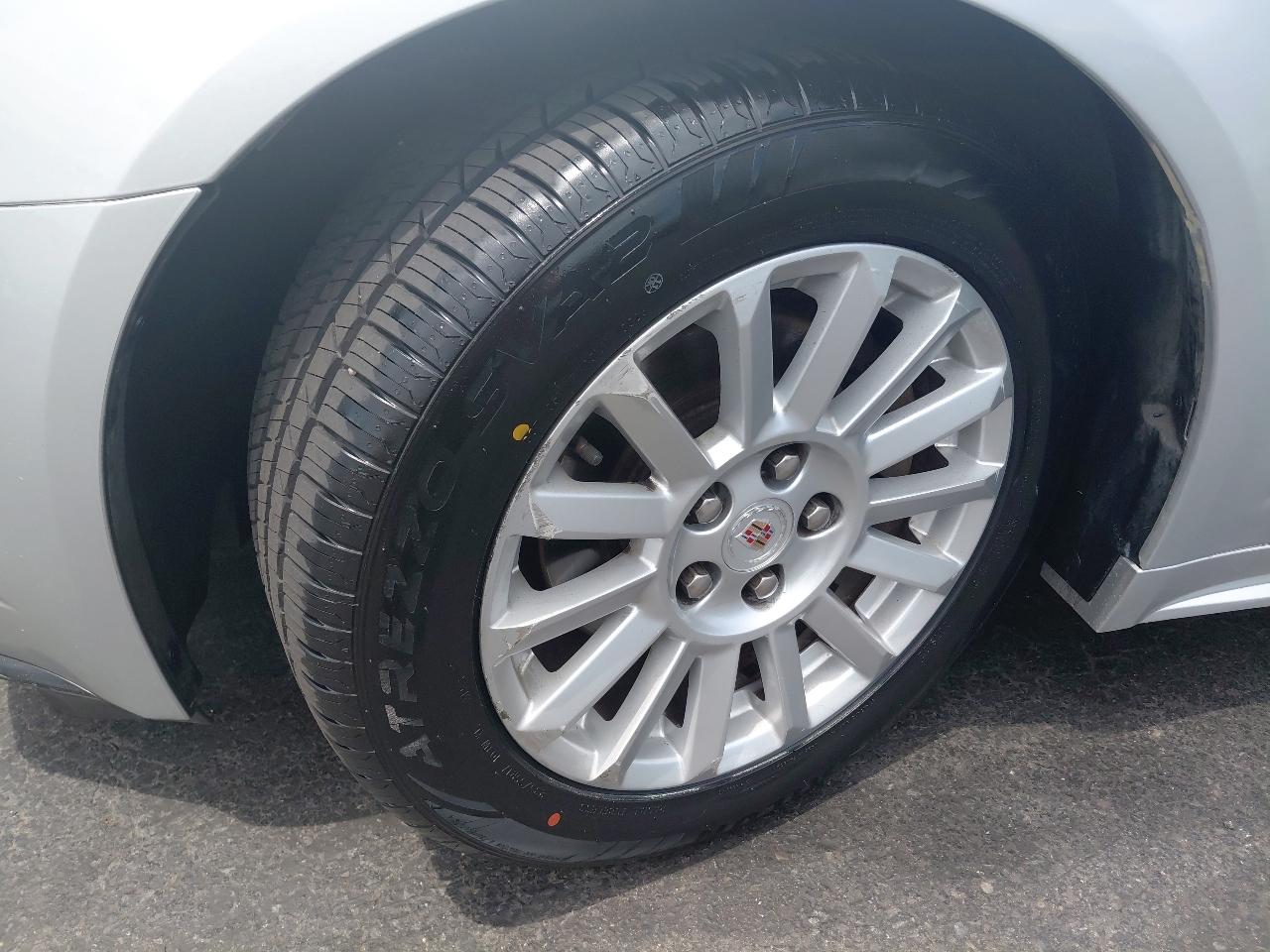 Cadillac CTS Sedan 4dr Sdn 3.0L Luxury RWD 2010