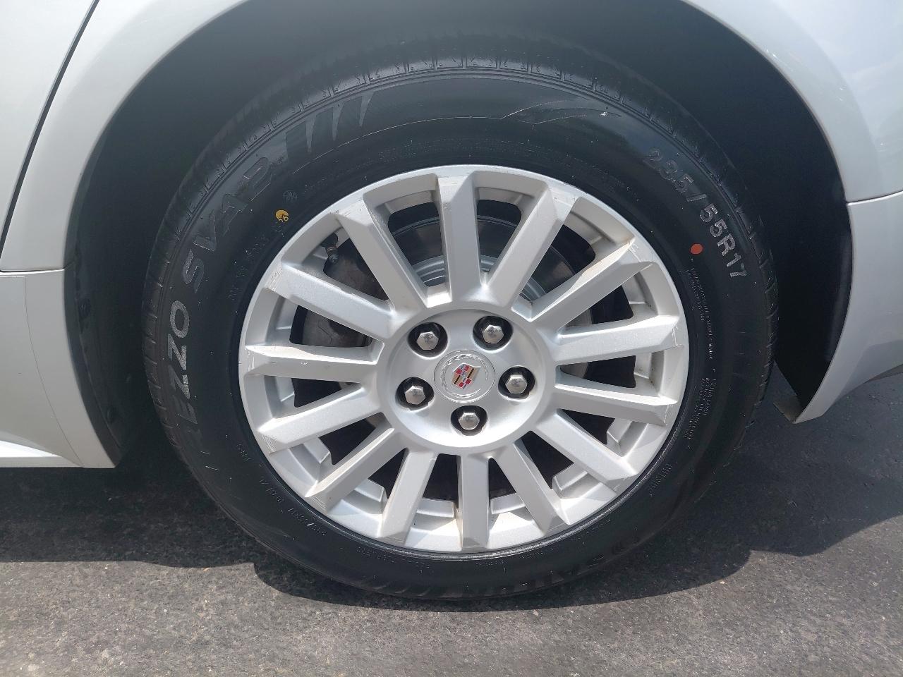 Cadillac CTS Sedan 4dr Sdn 3.0L Luxury RWD 2010