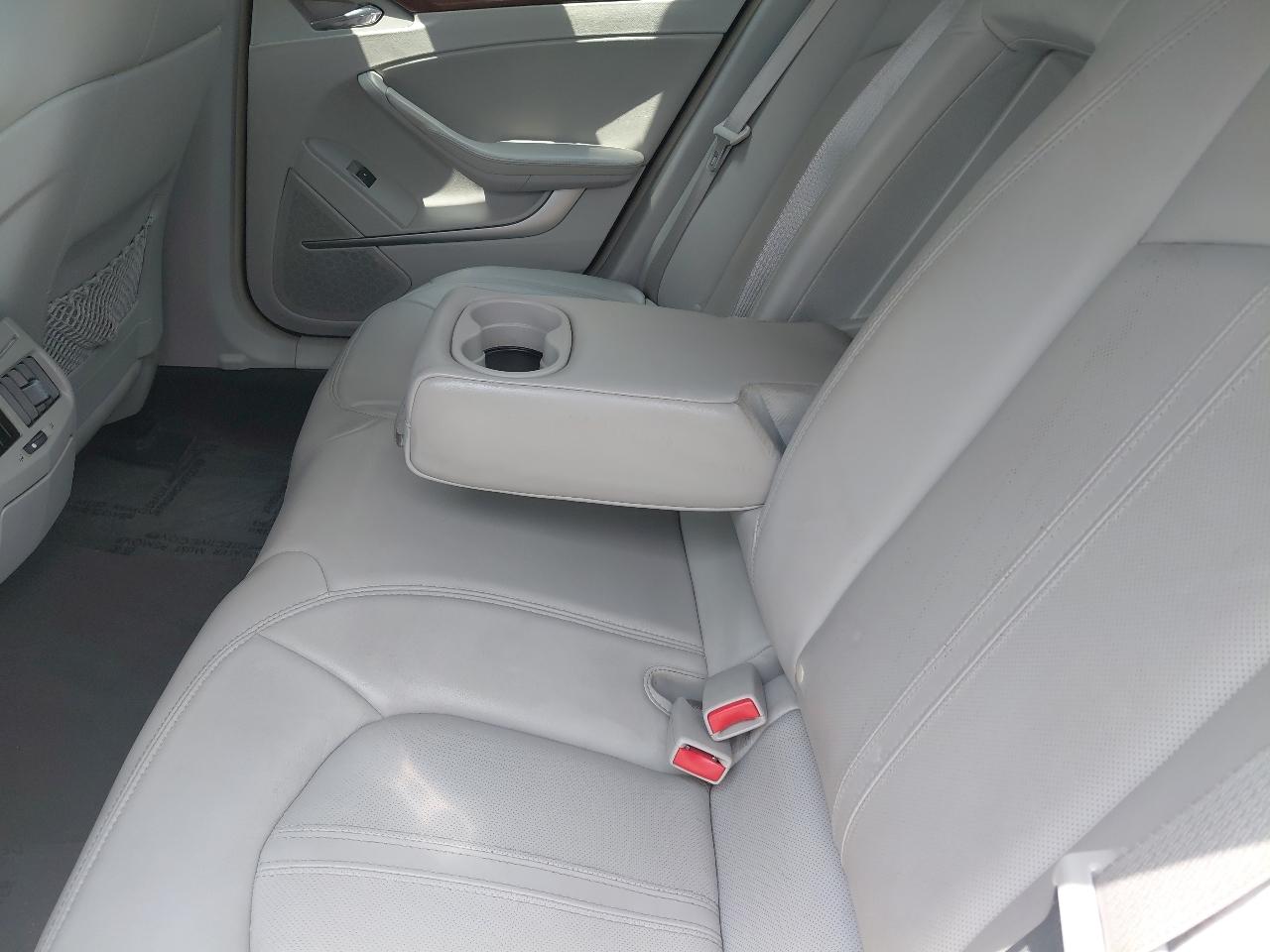 Cadillac CTS Sedan 4dr Sdn 3.0L Luxury RWD 2010