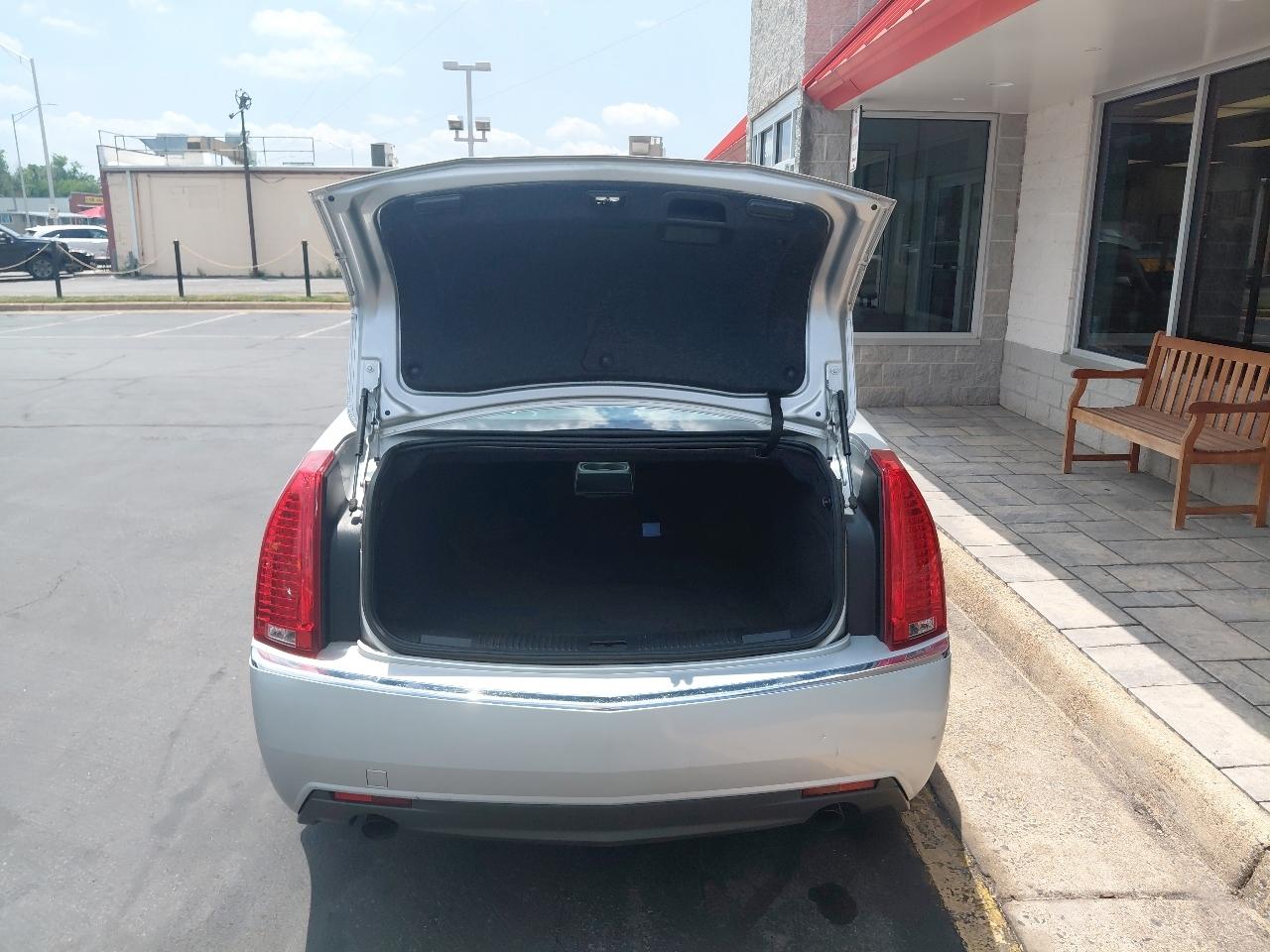 Cadillac CTS Sedan 4dr Sdn 3.0L Luxury RWD 2010