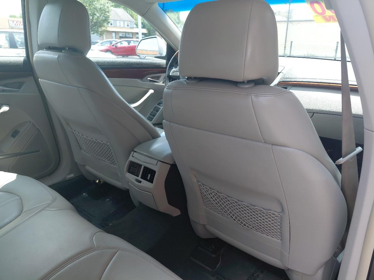 Cadillac CTS Sedan 4dr Sdn 3.0L Luxury RWD 2010