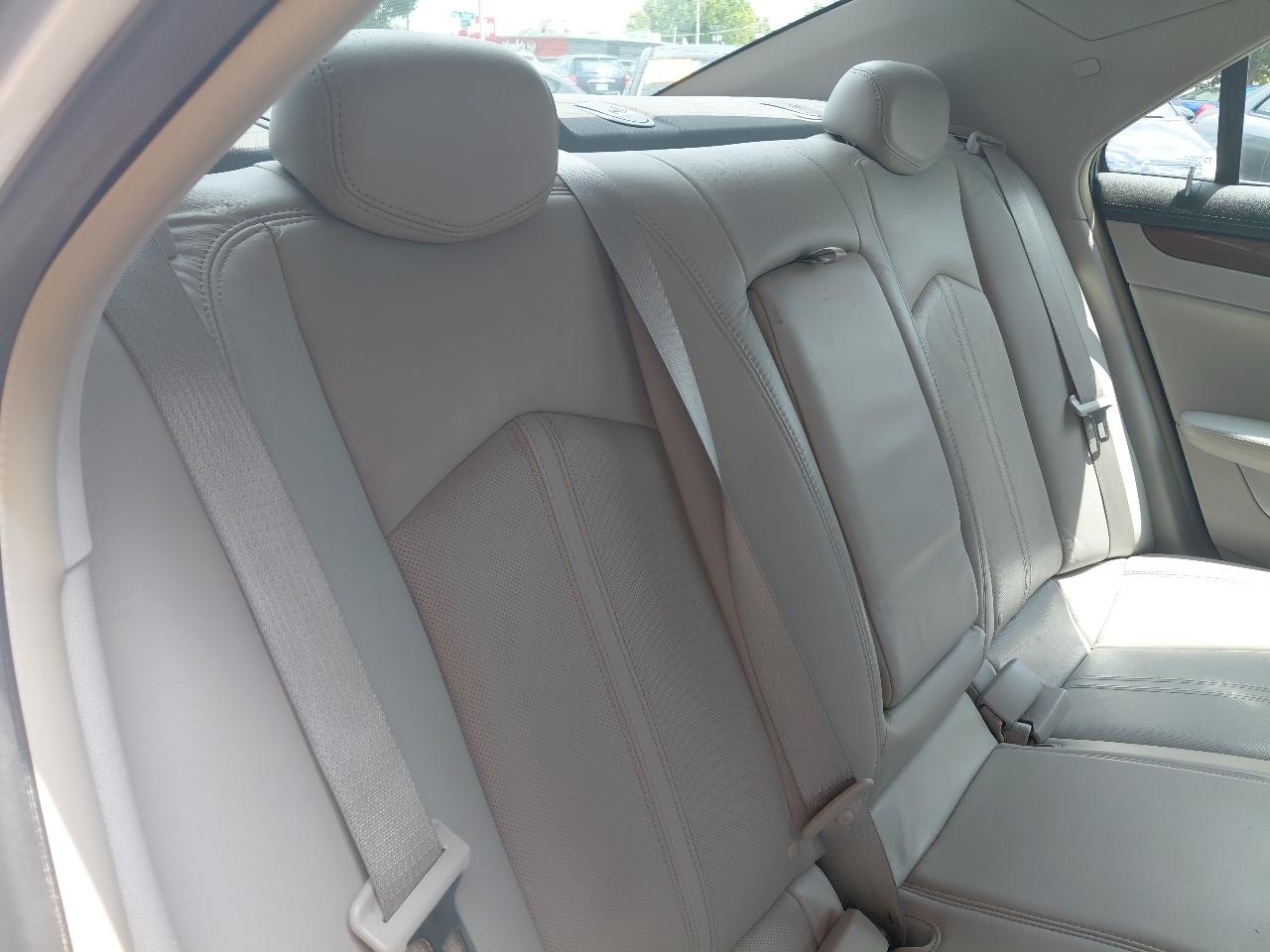 Cadillac CTS Sedan 4dr Sdn 3.0L Luxury RWD 2010