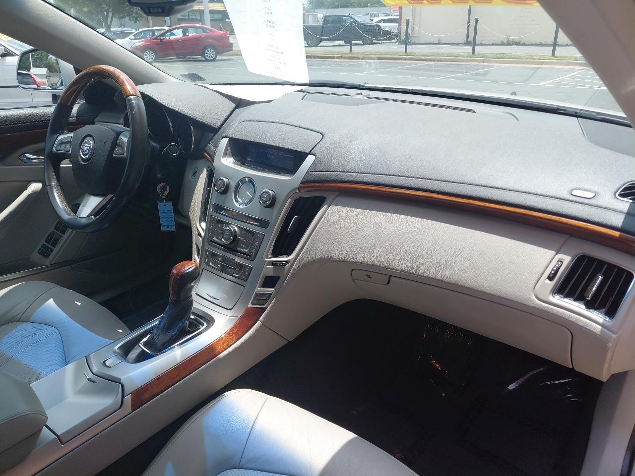 Cadillac CTS Sedan 4dr Sdn 3.0L Luxury RWD 2010