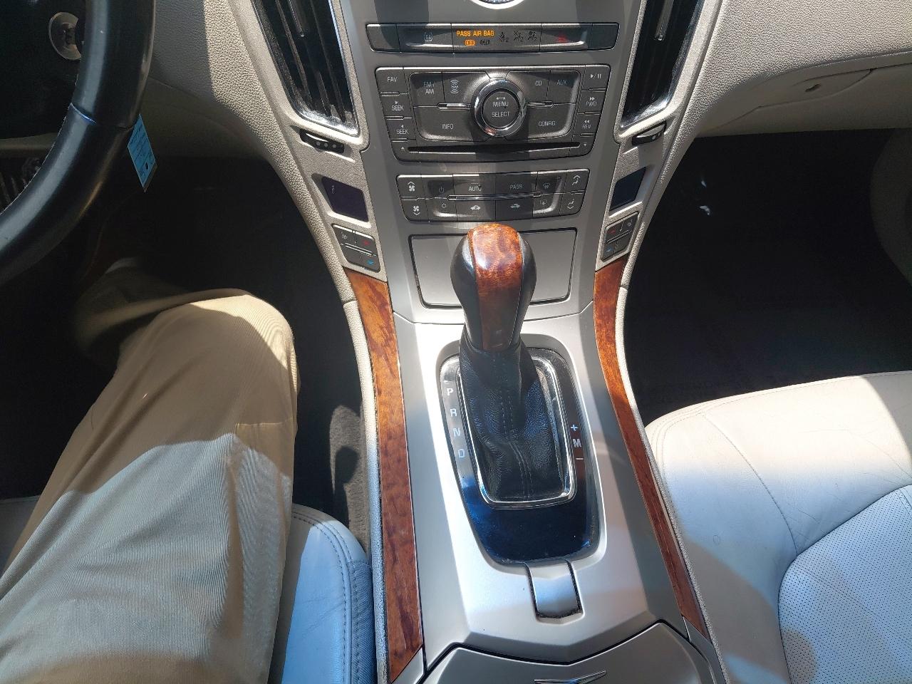 Cadillac CTS Sedan 4dr Sdn 3.0L Luxury RWD 2010
