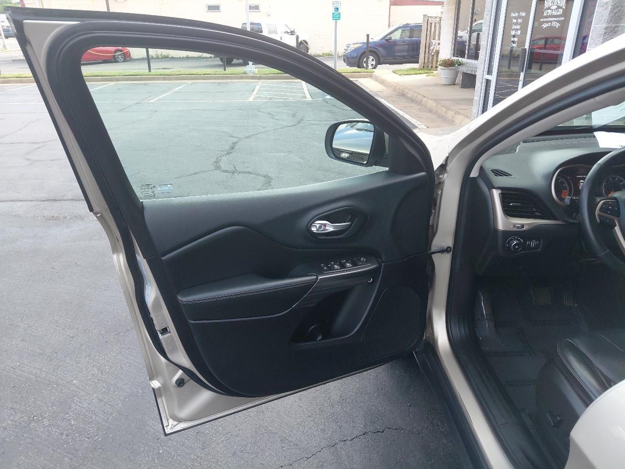 Jeep Cherokee 4WD 4dr Limited 2015
