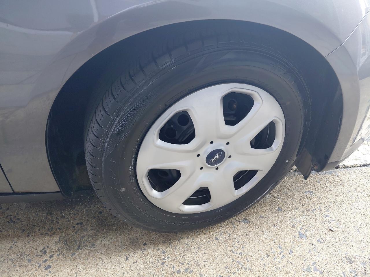 Ford Focus 4dr Sdn S 2014