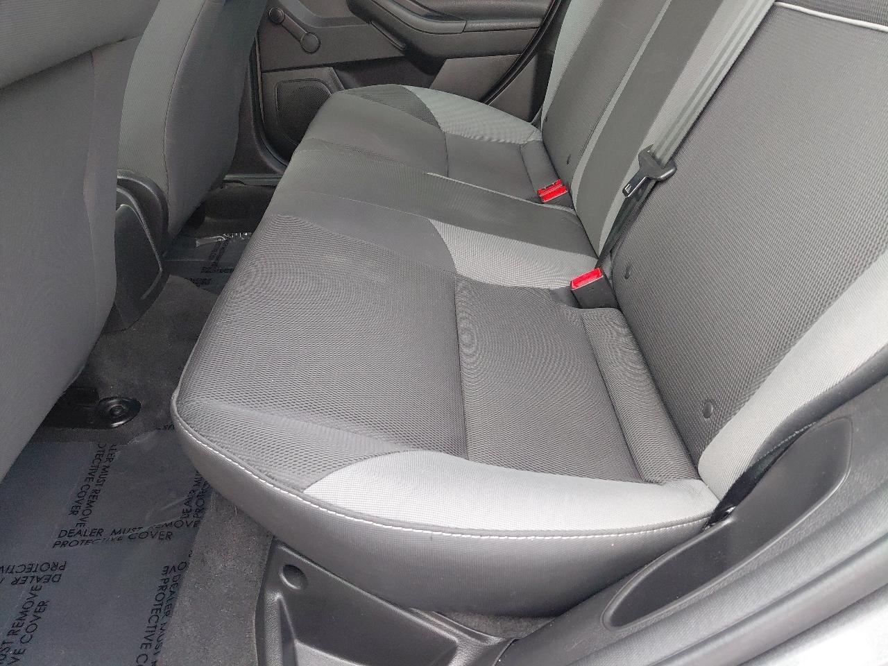 Ford Focus 4dr Sdn S 2014