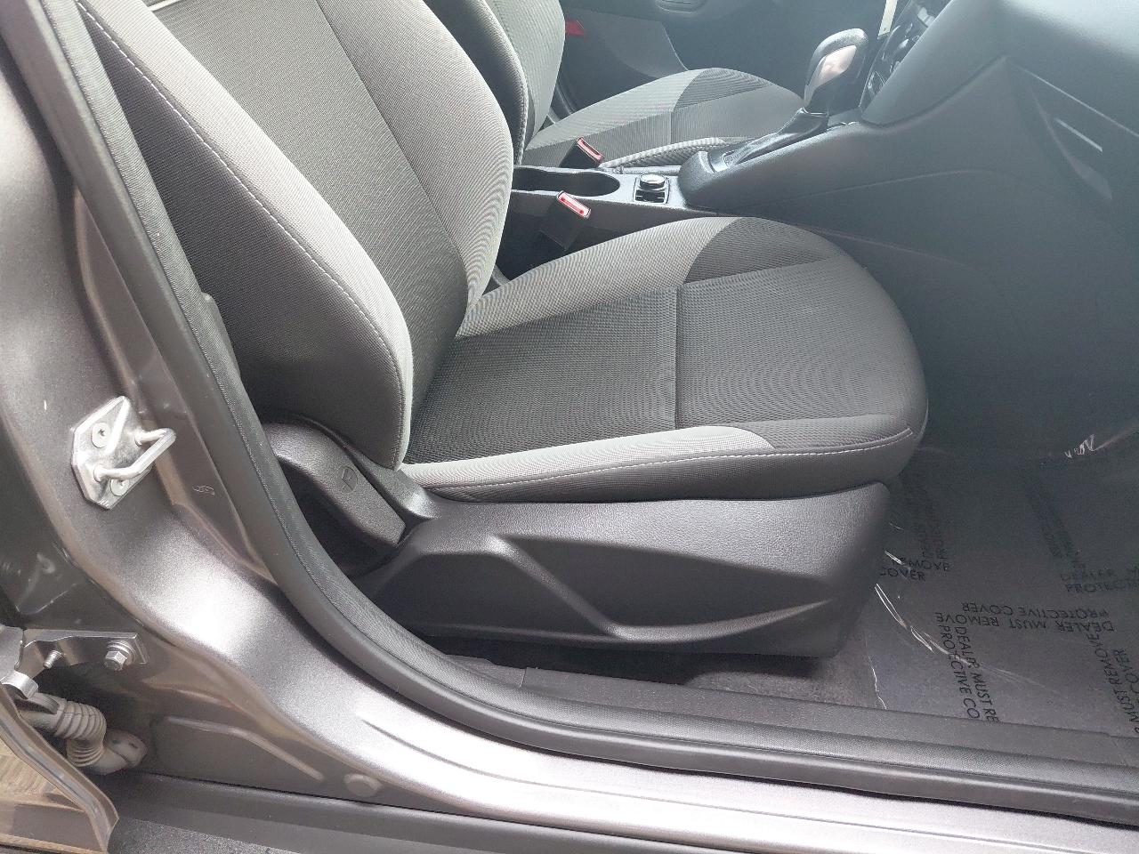 Ford Focus 4dr Sdn S 2014
