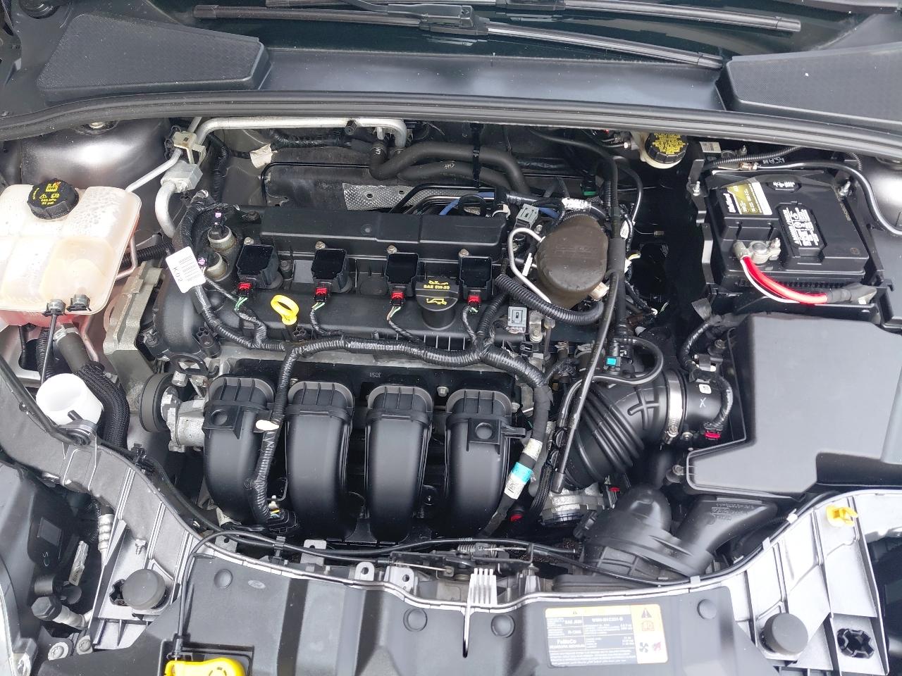 Ford Focus 4dr Sdn S 2014