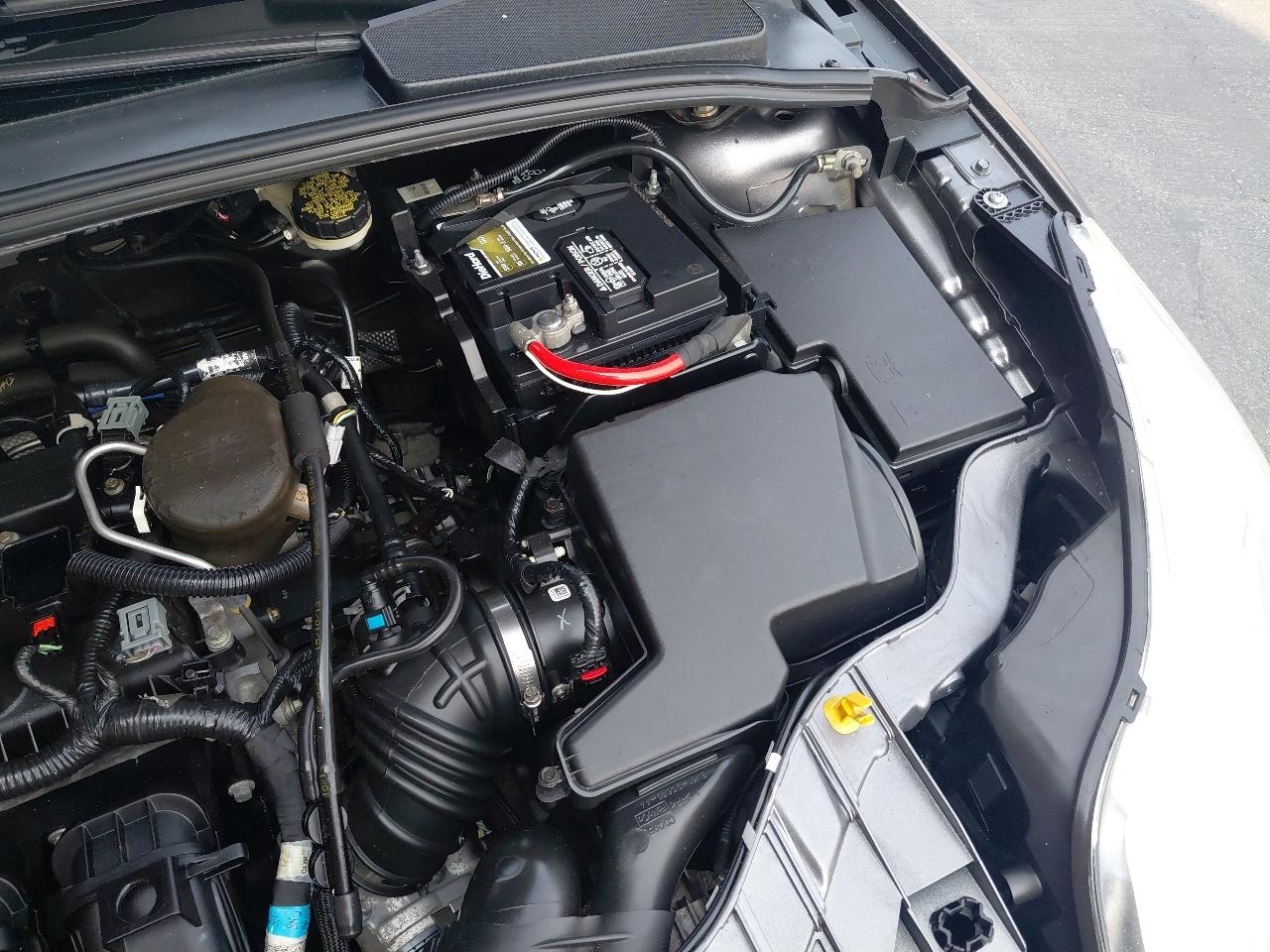 Ford Focus 4dr Sdn S 2014