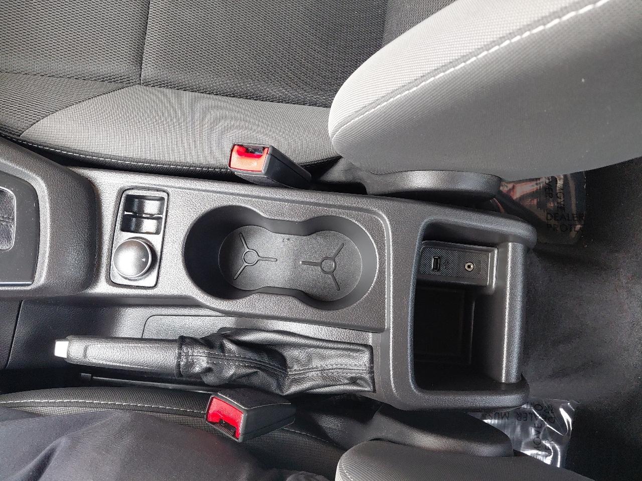 Ford Focus 4dr Sdn S 2014