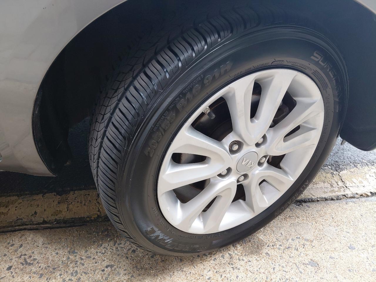 Kia Soul 5dr Wgn Auto + 2013