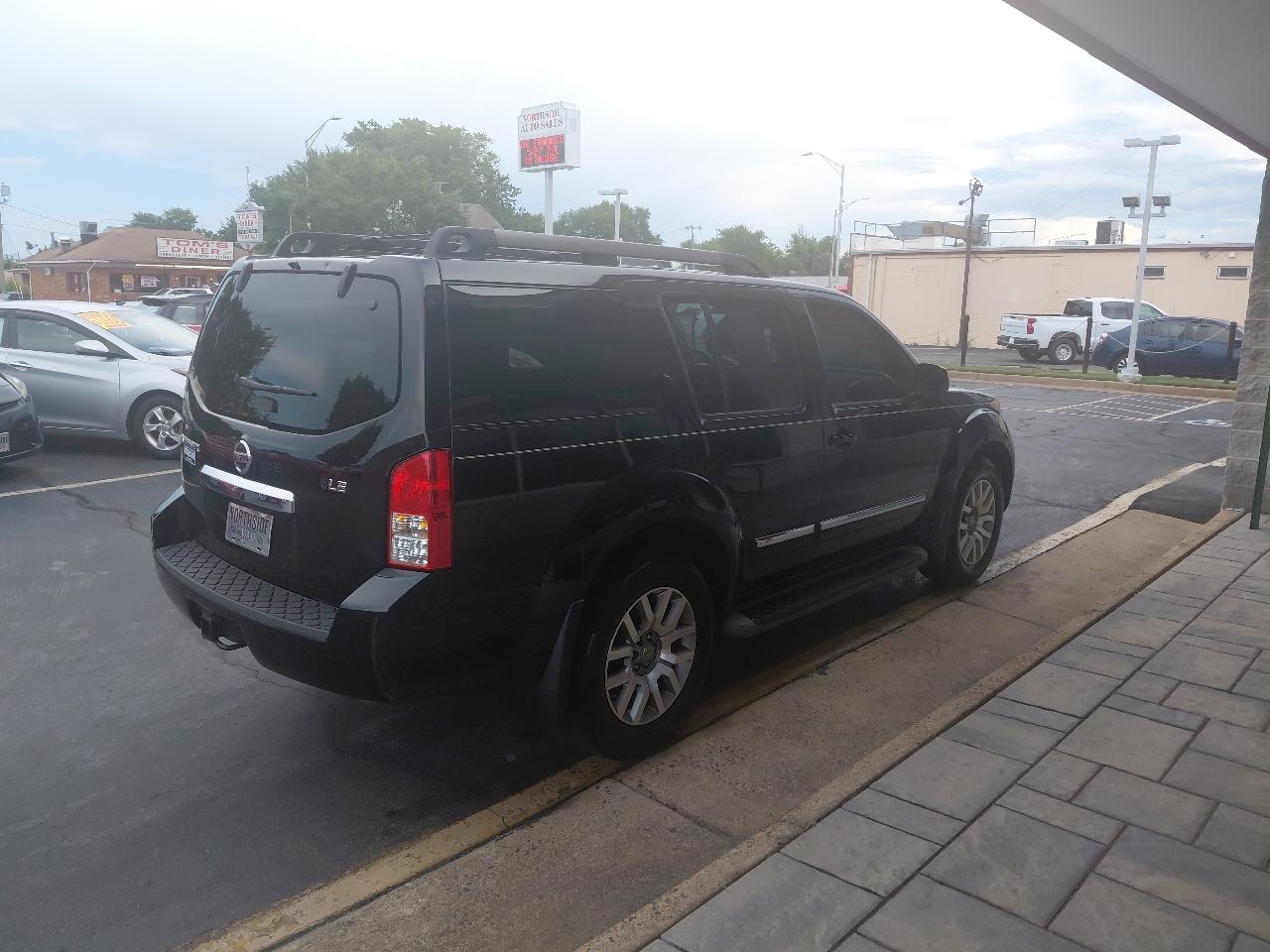 Nissan Pathfinder 2WD 4dr V6 LE 2010