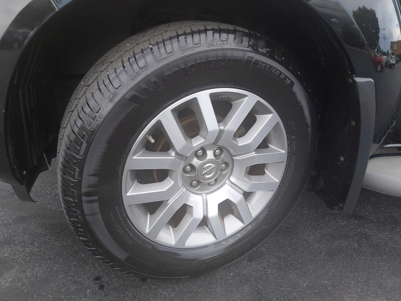 Nissan Pathfinder 2WD 4dr V6 LE 2010