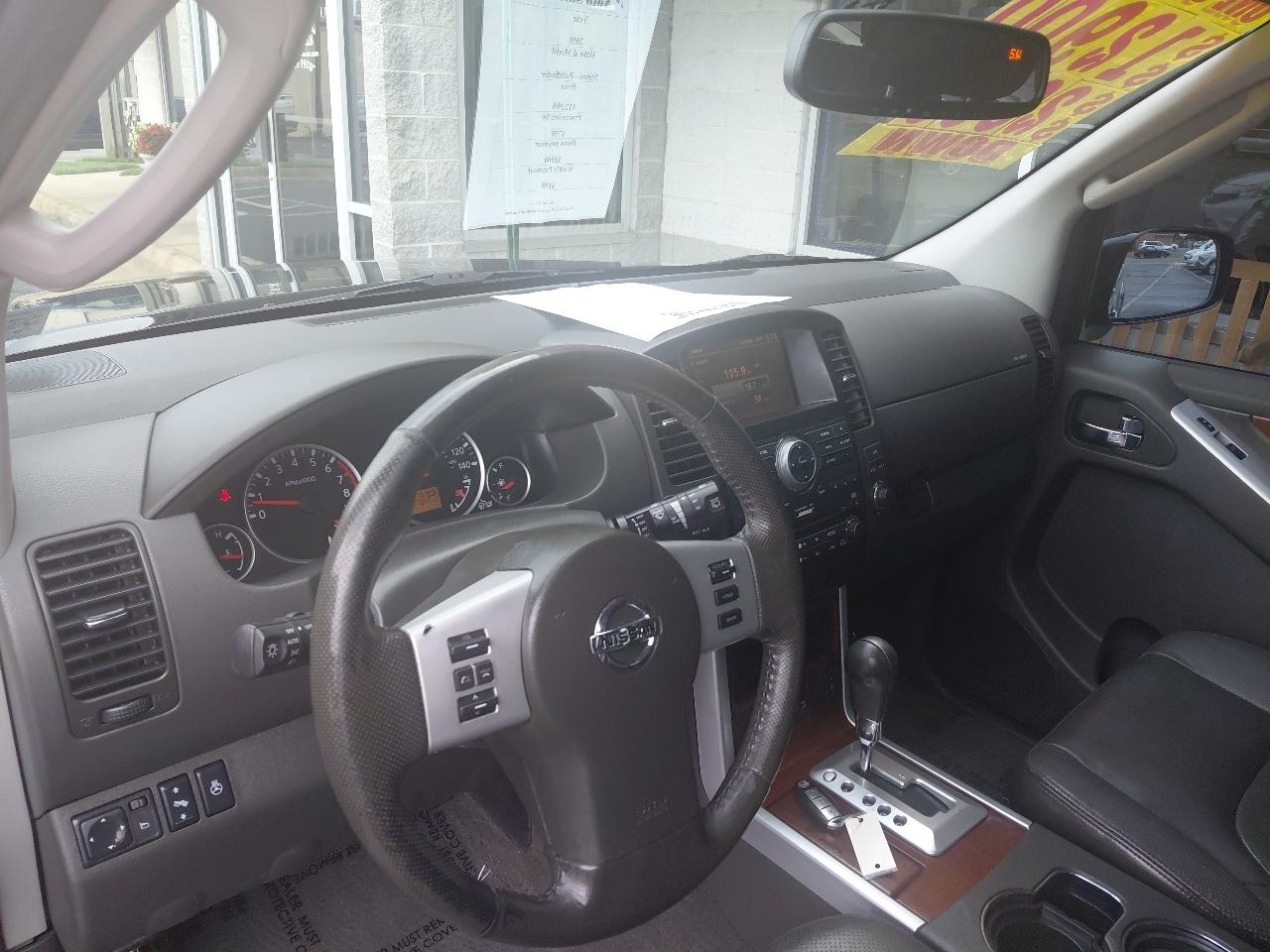 Nissan Pathfinder 2WD 4dr V6 LE 2010
