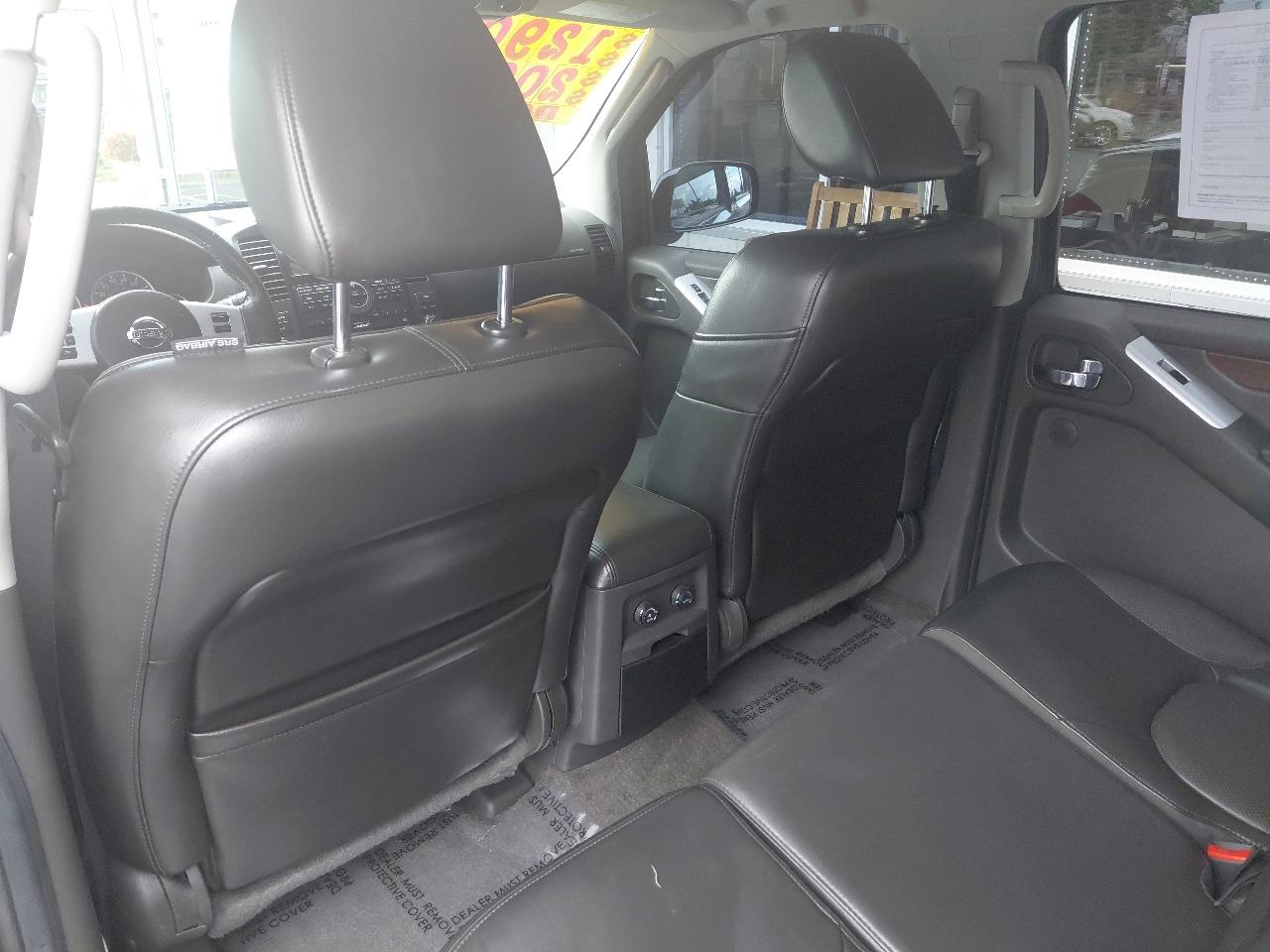 Nissan Pathfinder 2WD 4dr V6 LE 2010
