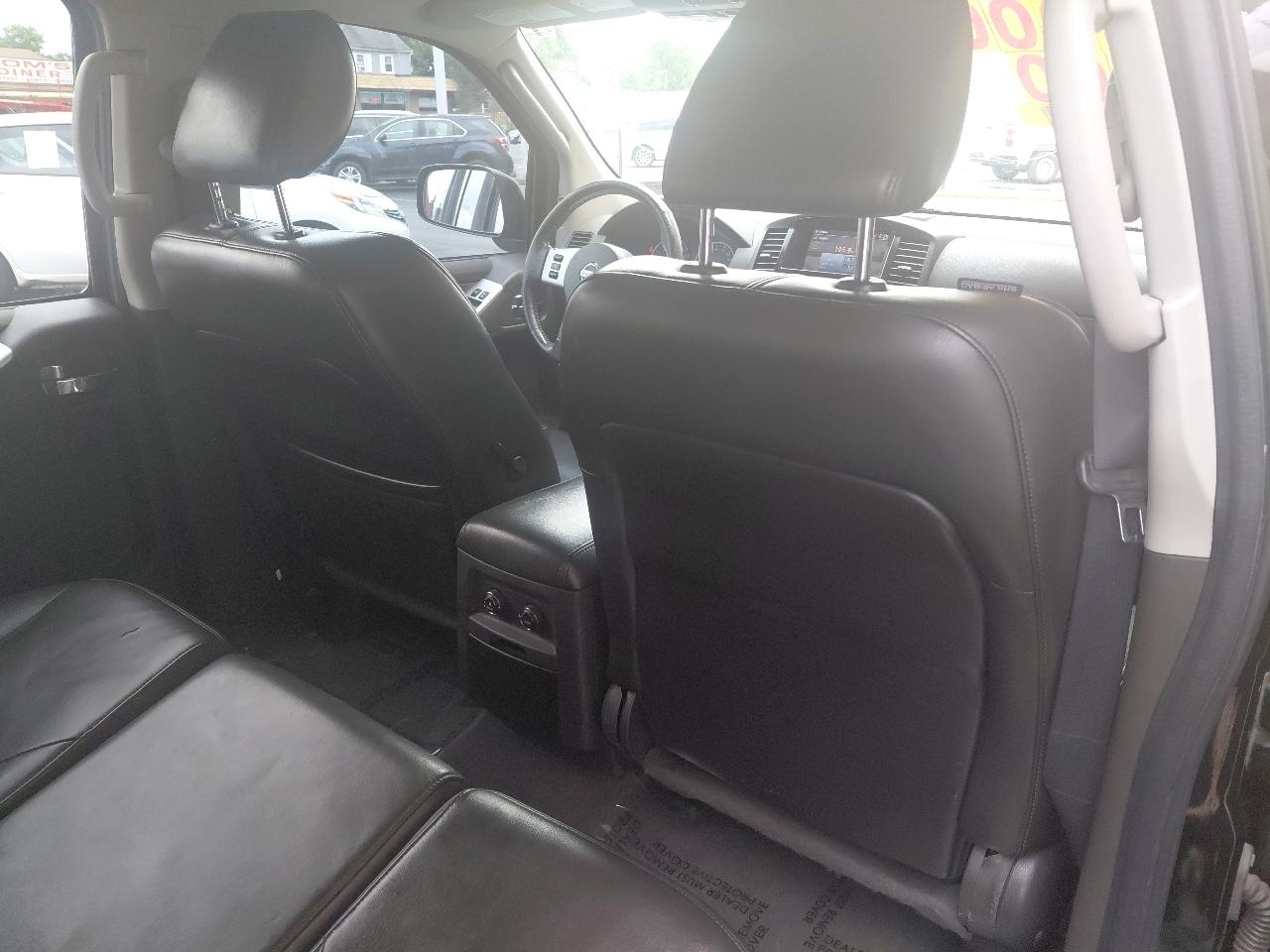 Nissan Pathfinder 2WD 4dr V6 LE 2010