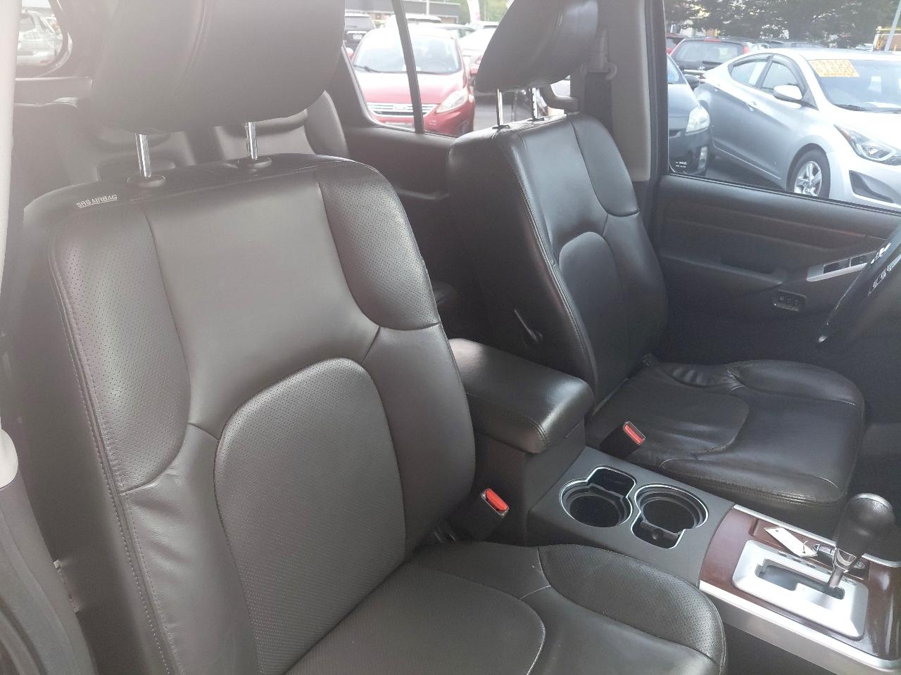 Nissan Pathfinder 2WD 4dr V6 LE 2010