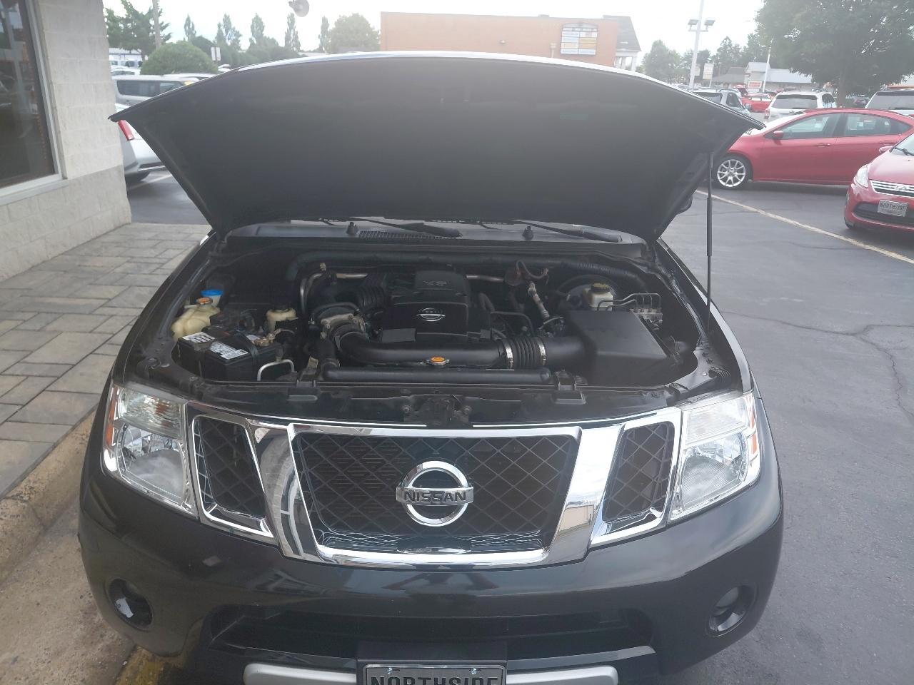 Nissan Pathfinder 2WD 4dr V6 LE 2010