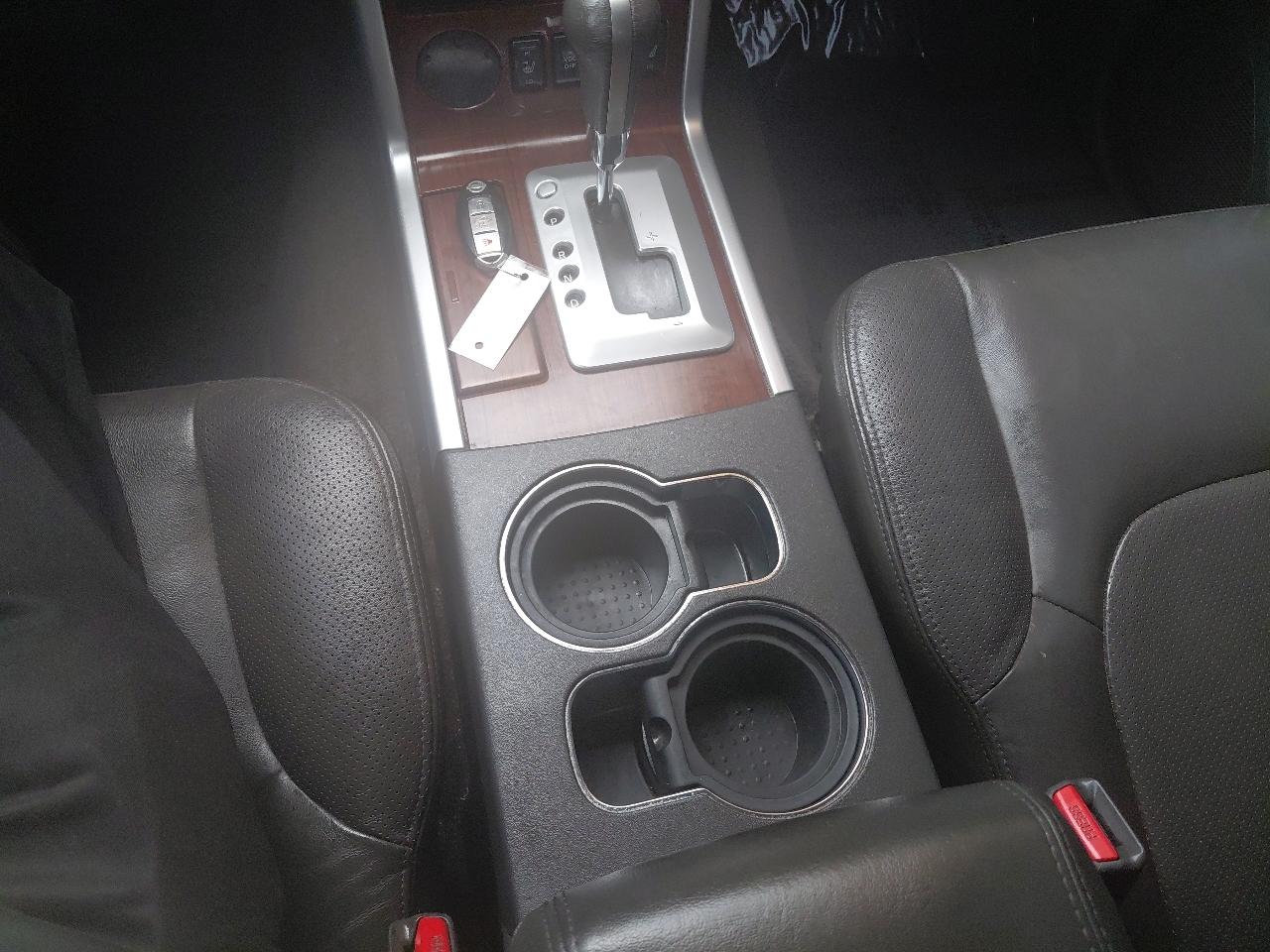 Nissan Pathfinder 2WD 4dr V6 LE 2010