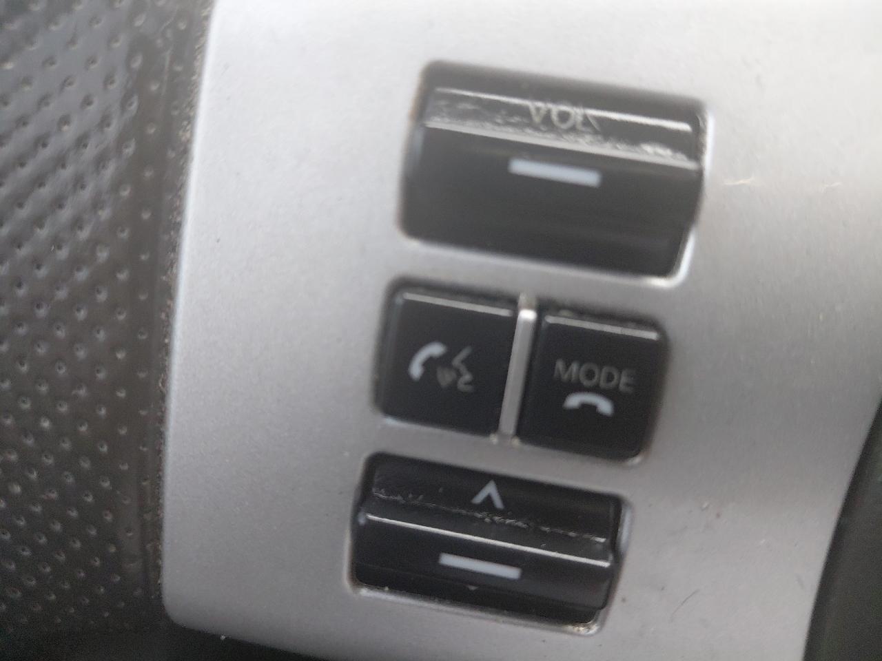 Nissan Pathfinder 2WD 4dr V6 LE 2010