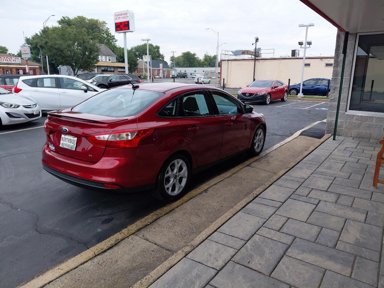 Ford Focus 4dr Sdn SE 2014
