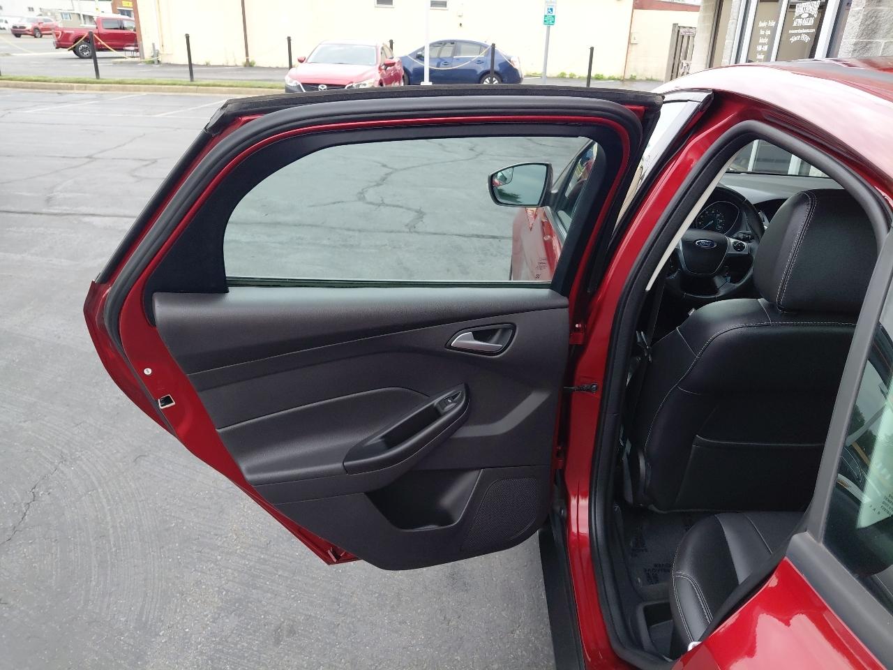 Ford Focus 4dr Sdn SE 2014